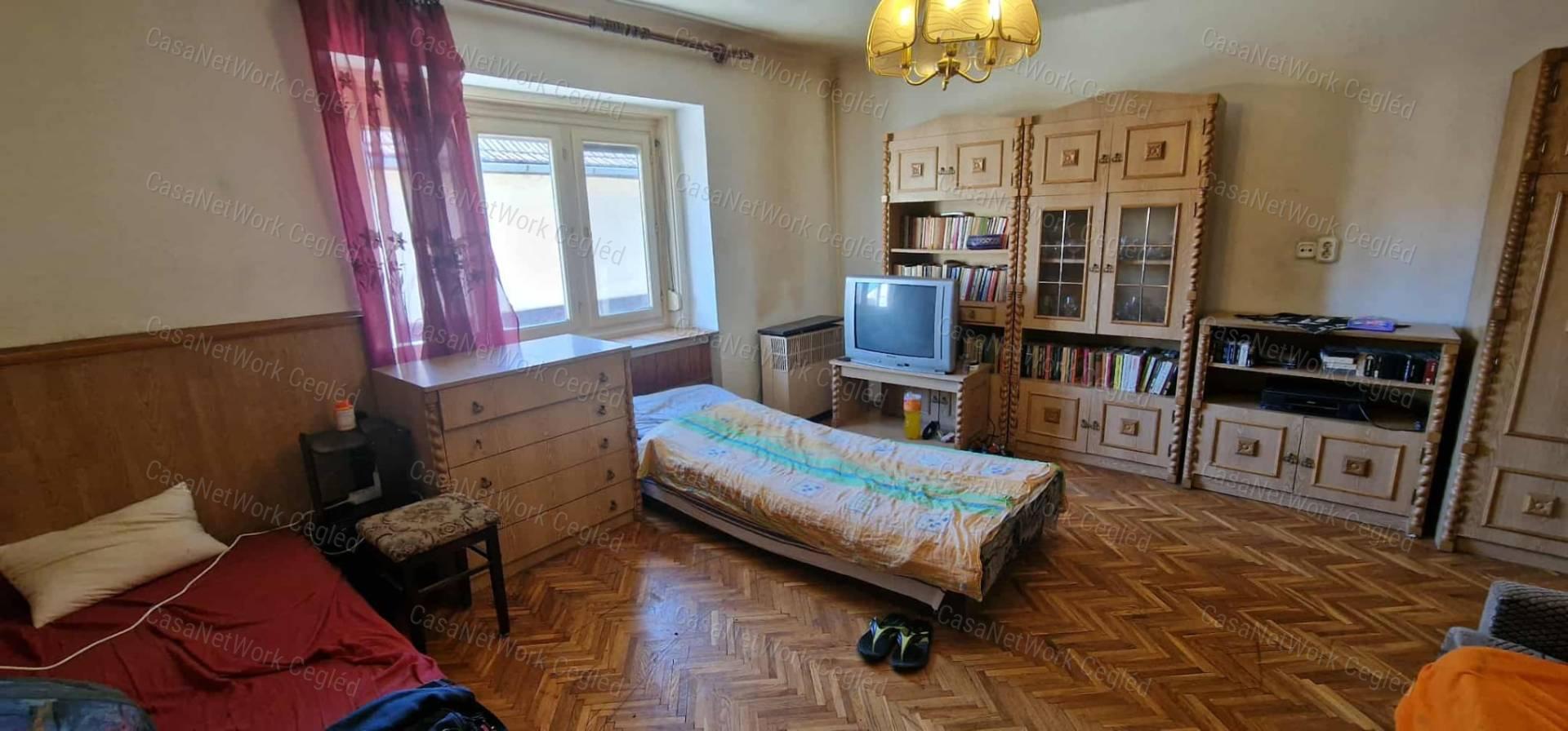 Eladó családi ház
