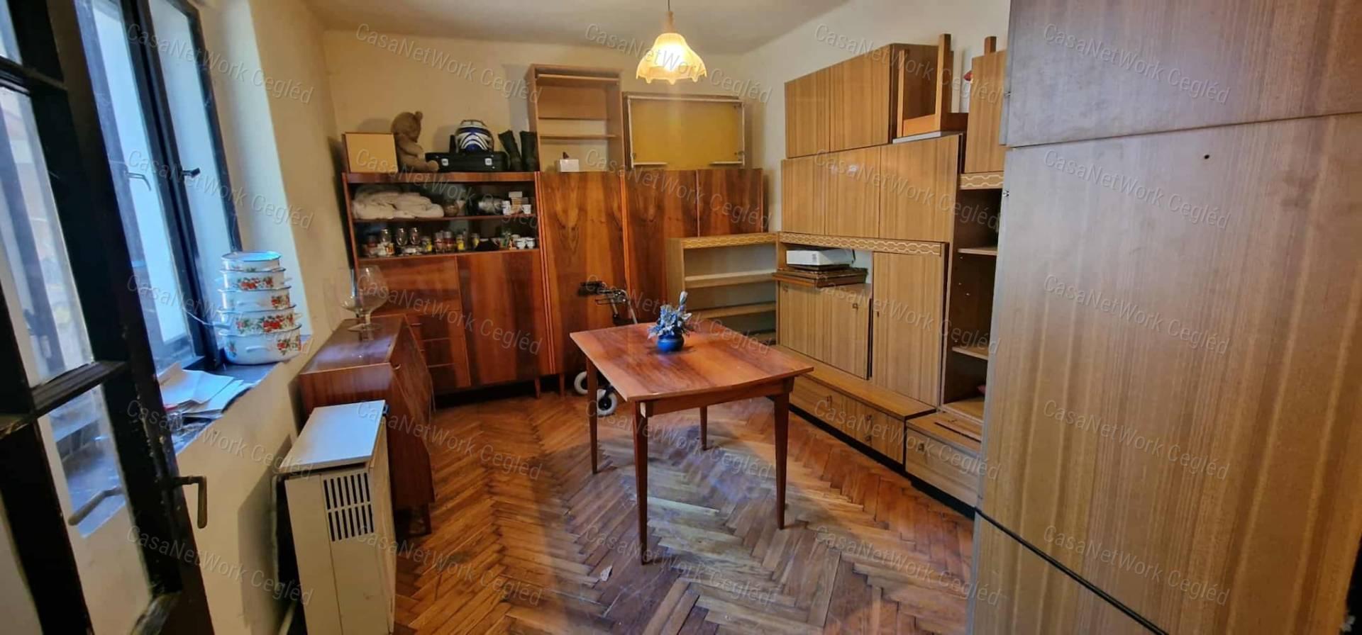 Eladó családi ház