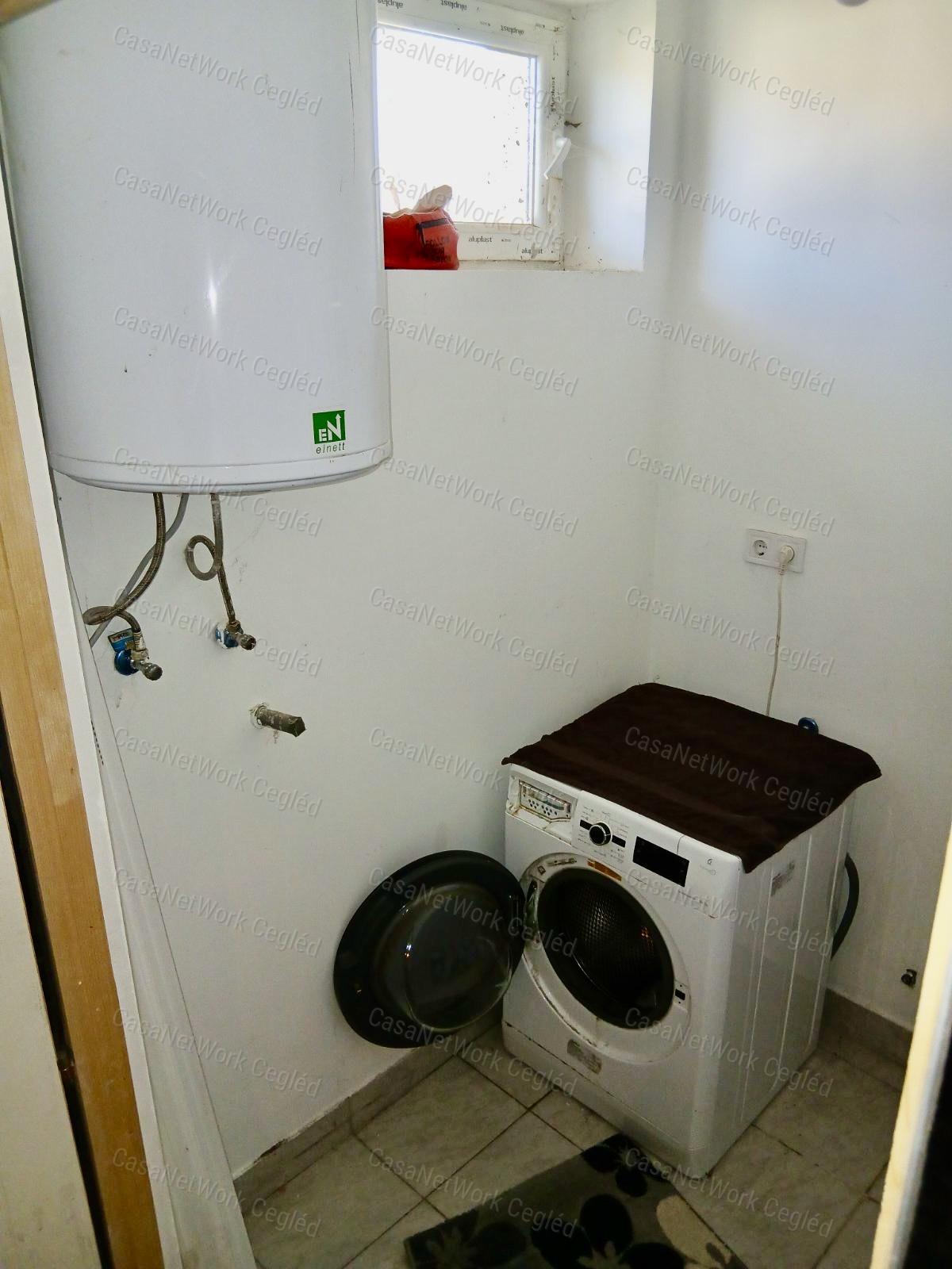 ELADÓ CEGLÉDI 187 m2 ÚJ ÉPÍTÉSŰ CSALÁDI HÁZ.