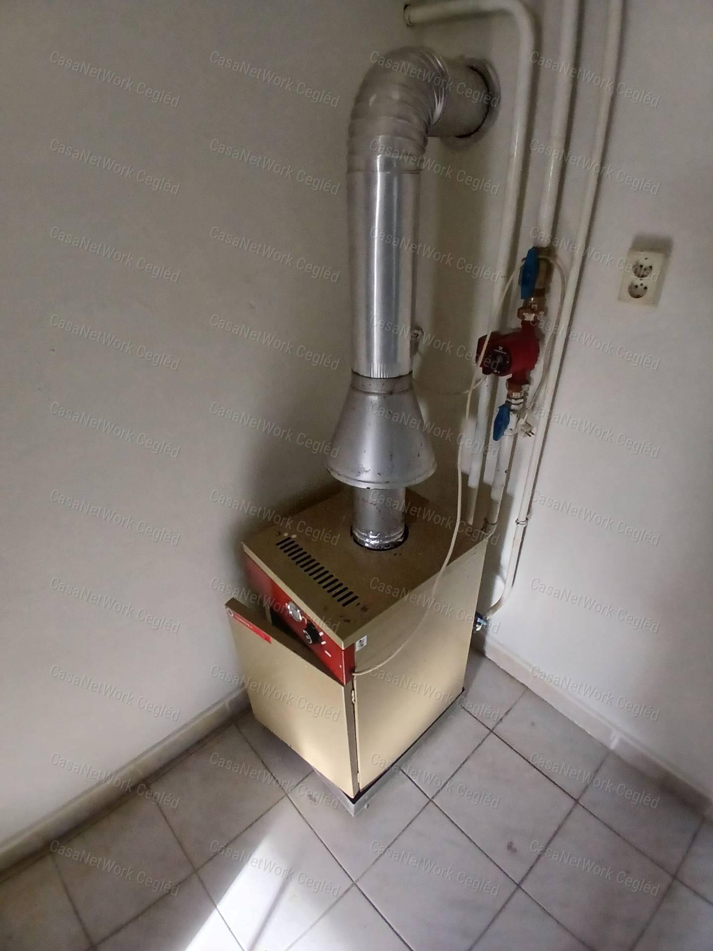 Eladó Cegléden az Úri negyedben 120 m2 Tégla Családi Ház.