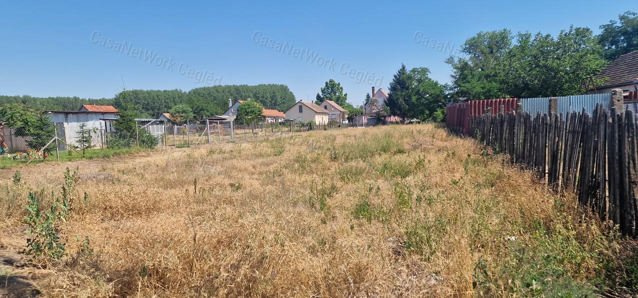 Eladó építési telek Csemő csendes részén – 909 m²