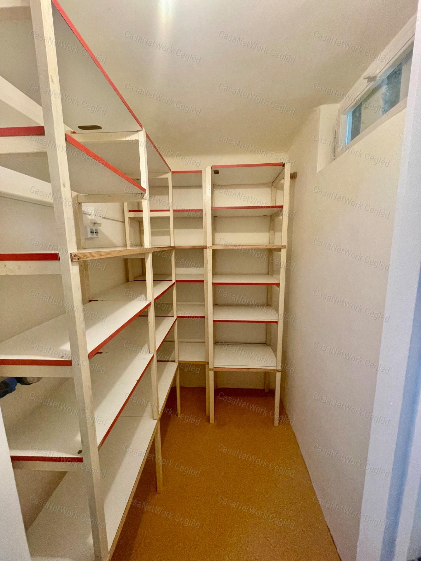 Jó állapotú társasházi lakás a Városmajor úton!