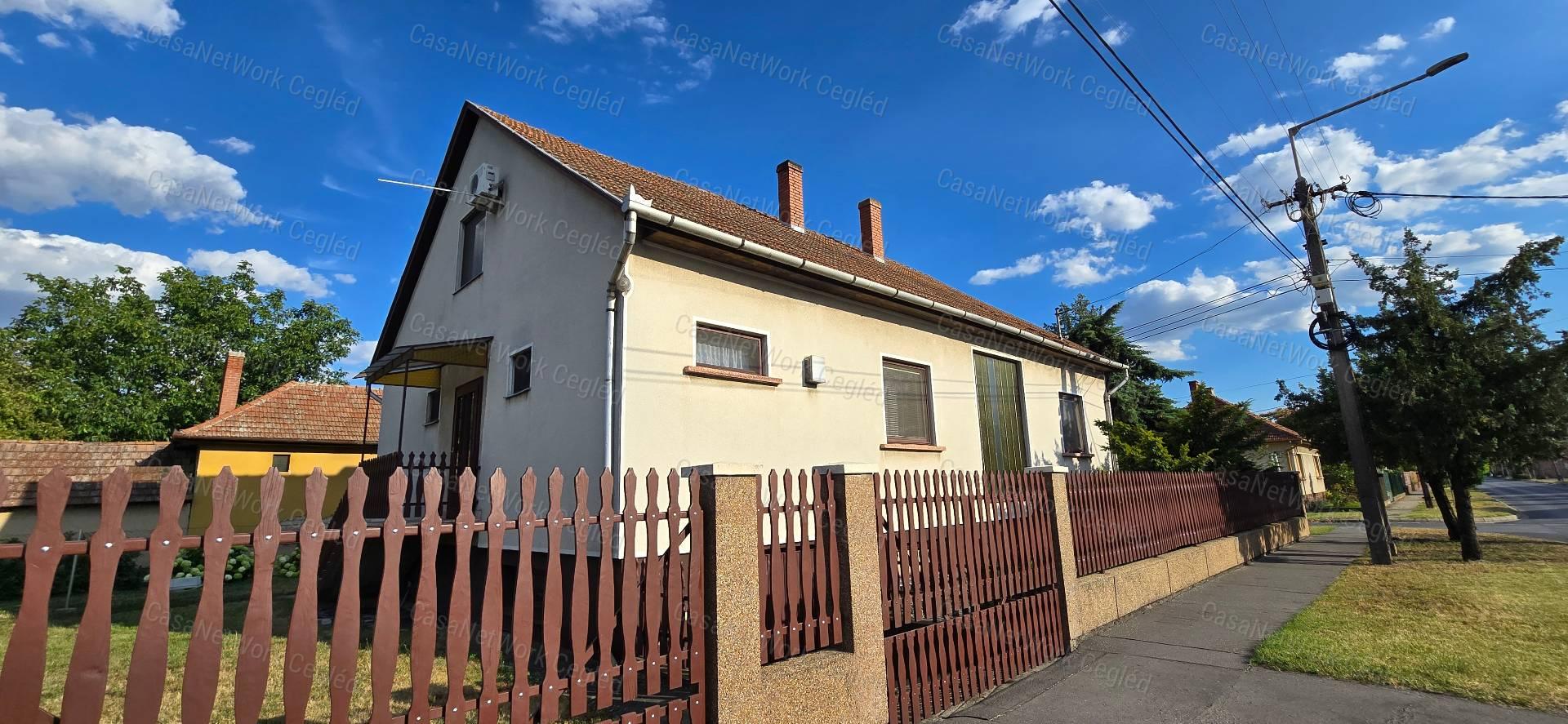 Idilli családi ház eladó
