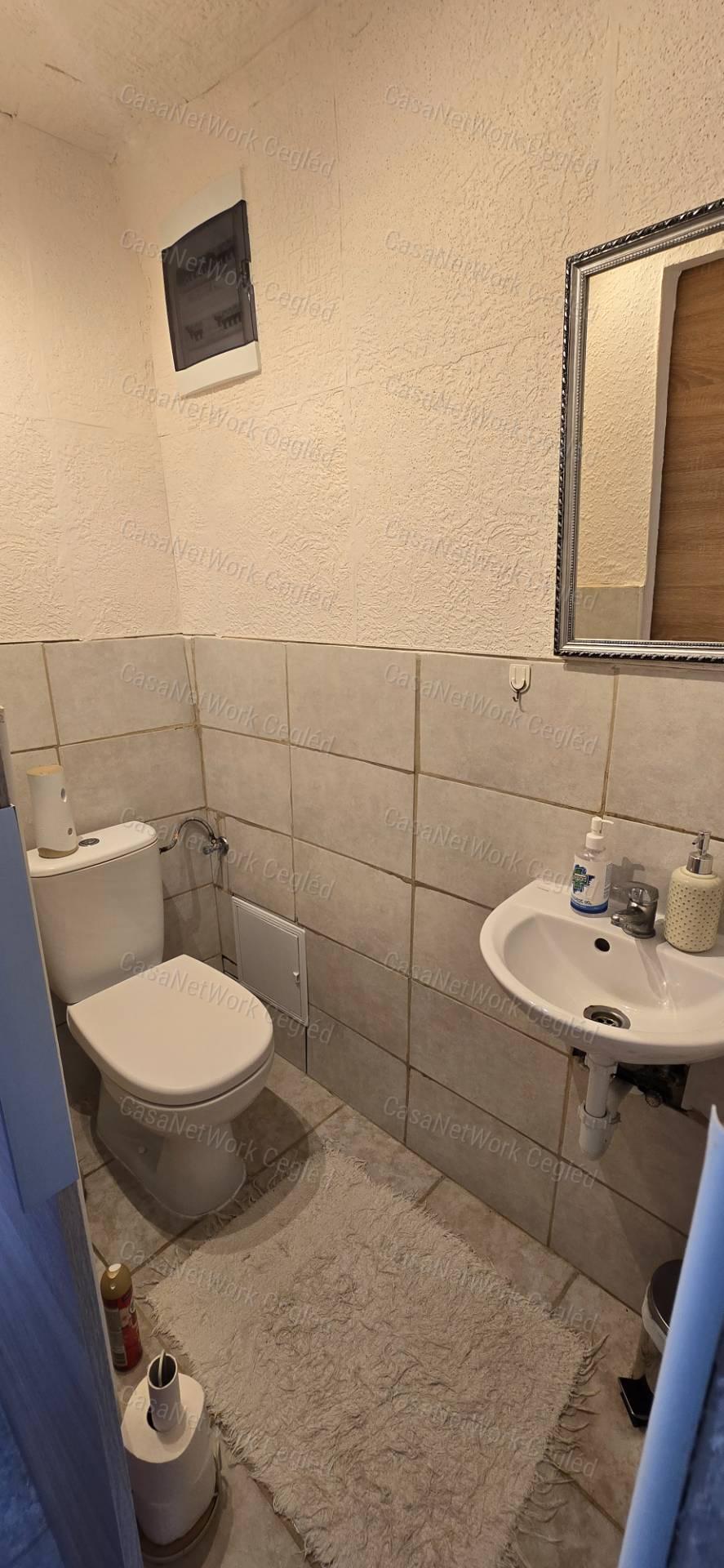 A ceglédi Strand és Gyógyfürdő közelében családi ház eladó
