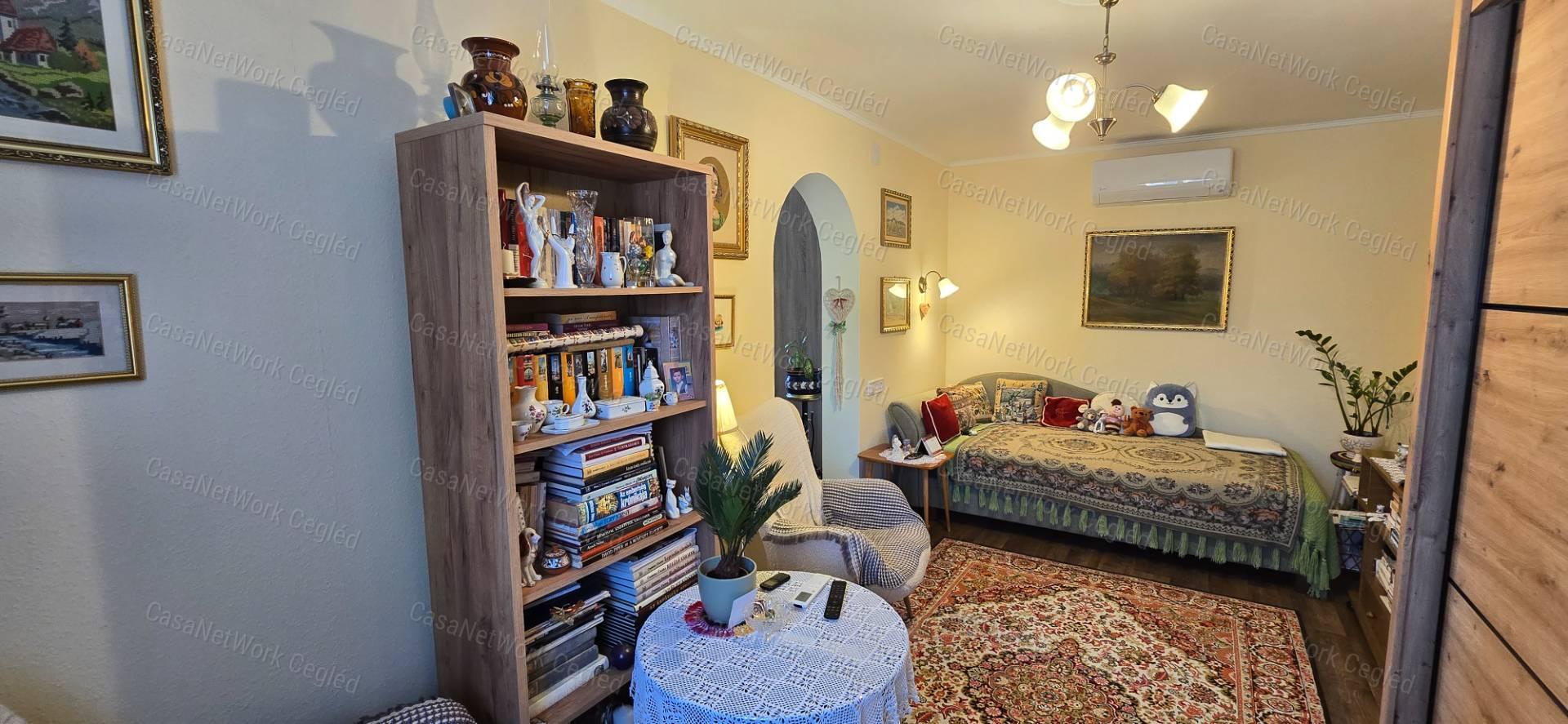 A ceglédi Strand és Gyógyfürdő közelében családi ház eladó