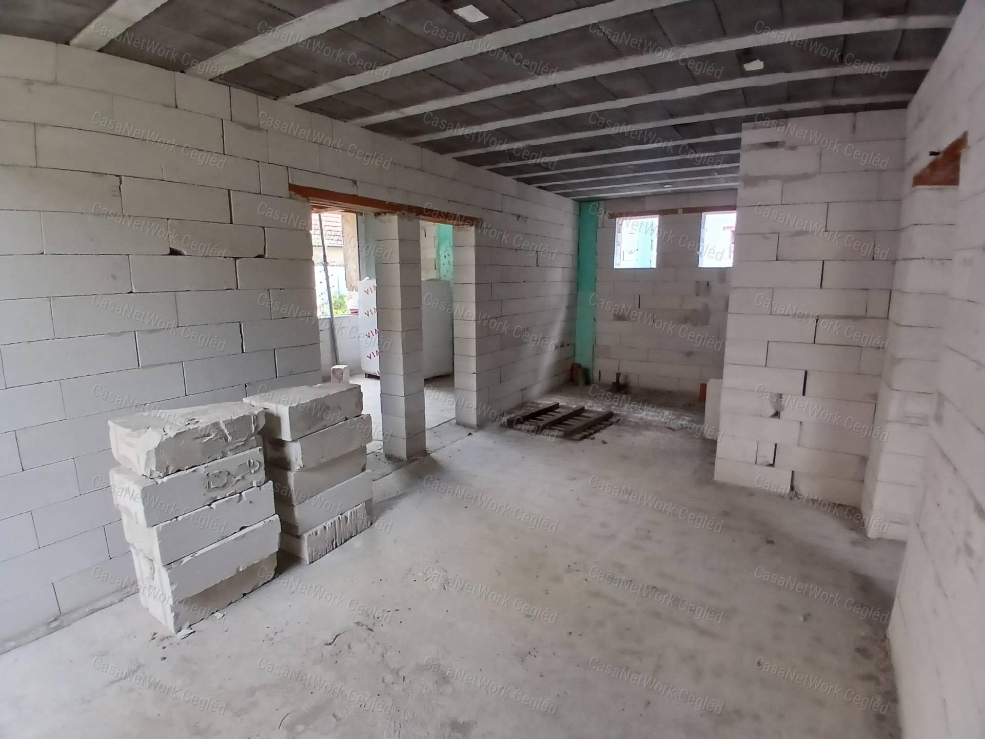 Eladó Cegléden új építésű 6 lakásos társasházi lakás 112 m2.  4. lakás