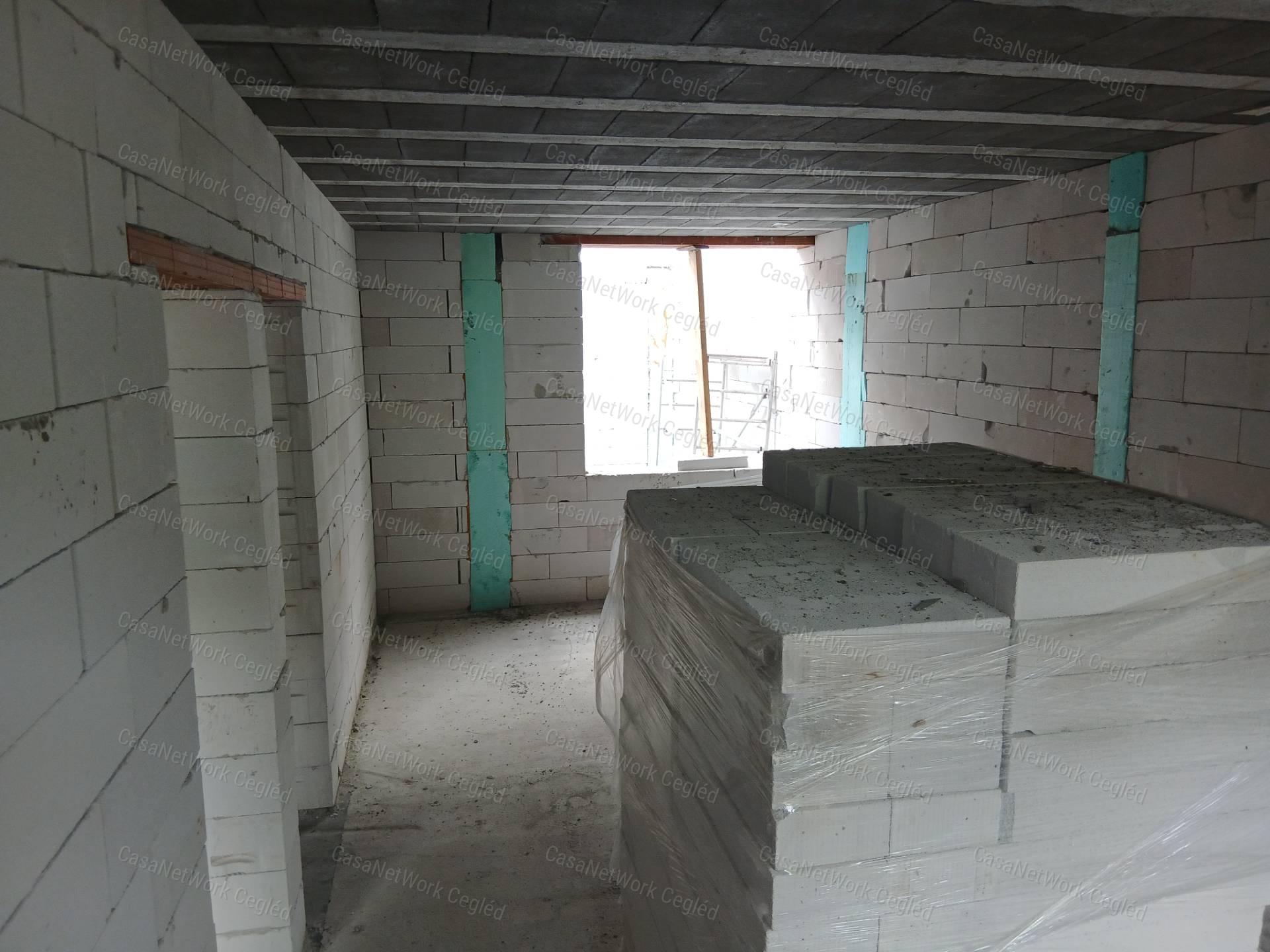 Eladó Cegléden új építésű 6 lakásos társasházi lakás 112 m2.  4. lakás