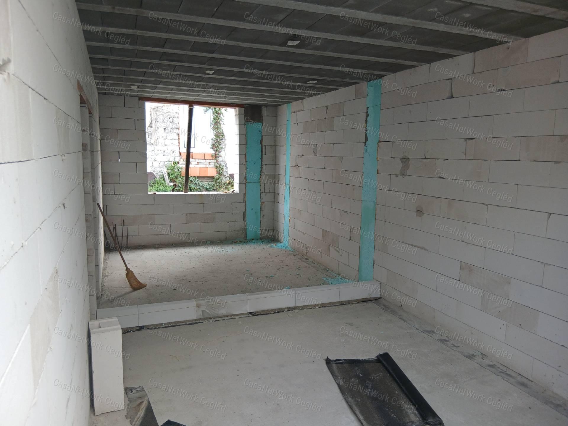 Eladó Cegléden új építésű 6 lakásos társasházi lakás 112 m2.  4. lakás