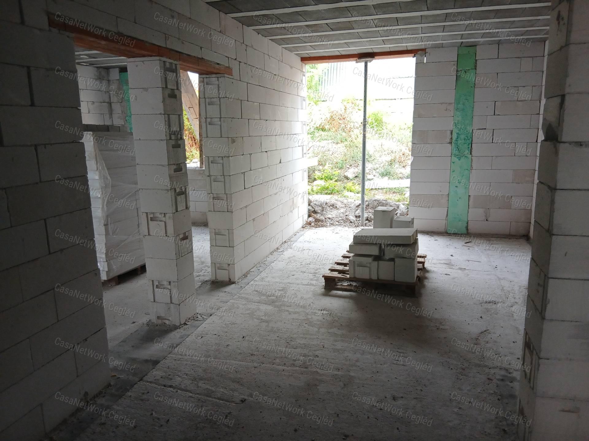 Eladó Cegléden új építésű 6 lakásos társasházi lakás 112 m2.  3. lakás