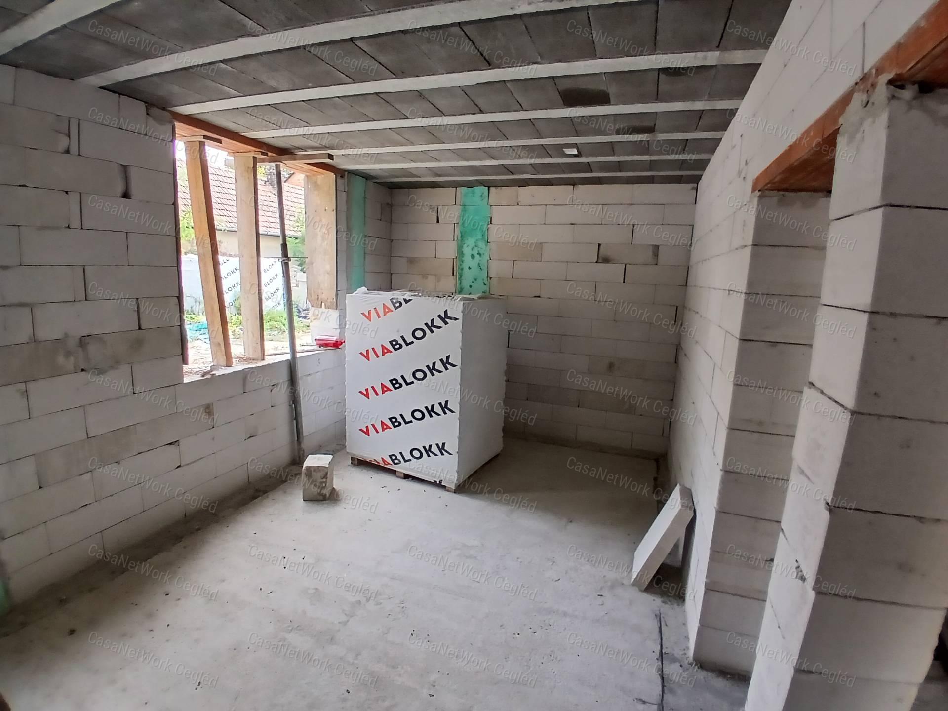 Eladó Cegléden új építésű 6 lakásos társasházi lakás 112 m2.  6. lakás
