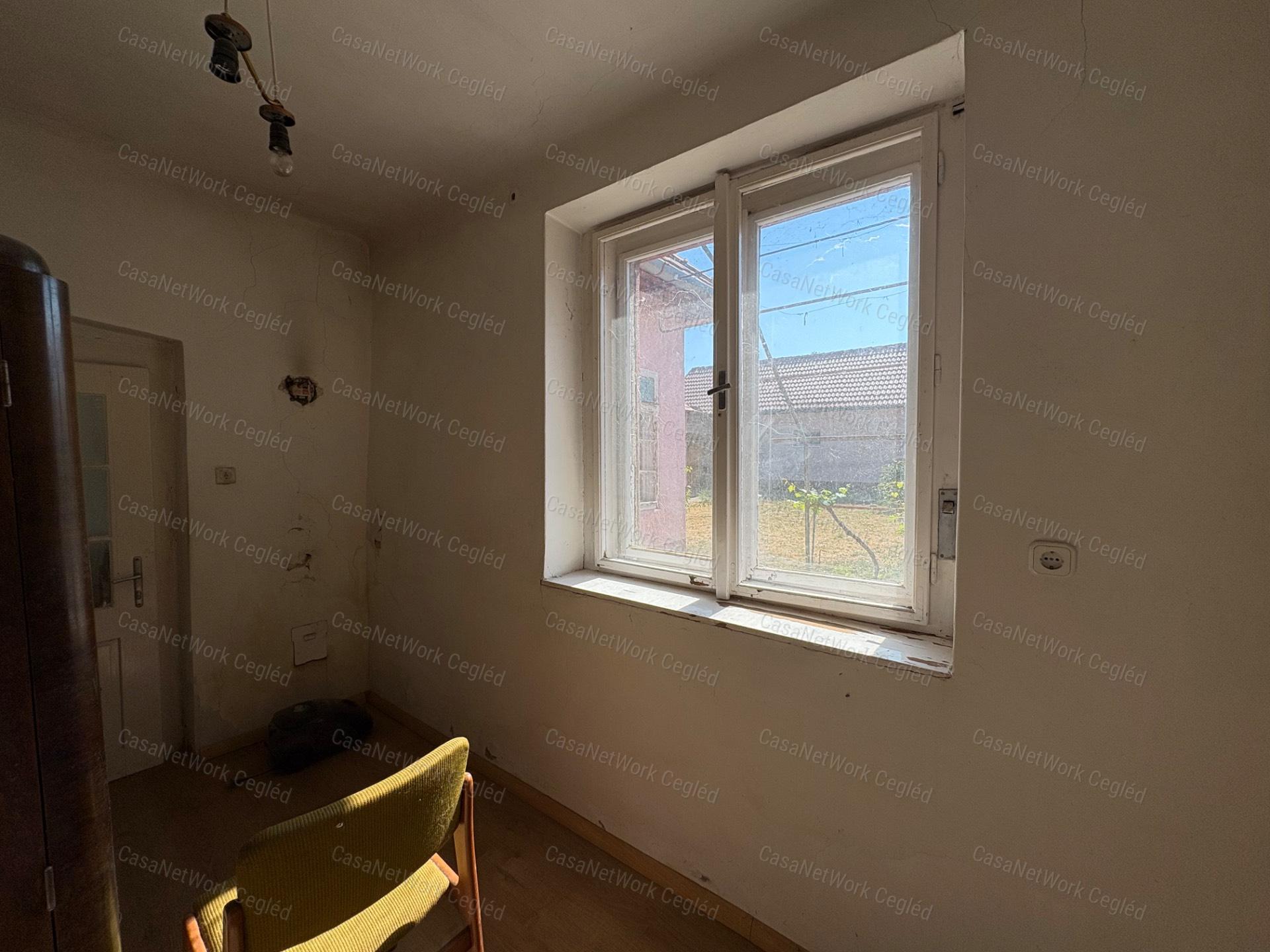 Eladó tágas családi ház Nagykőrösön, kiváló elhelyezkedéssel