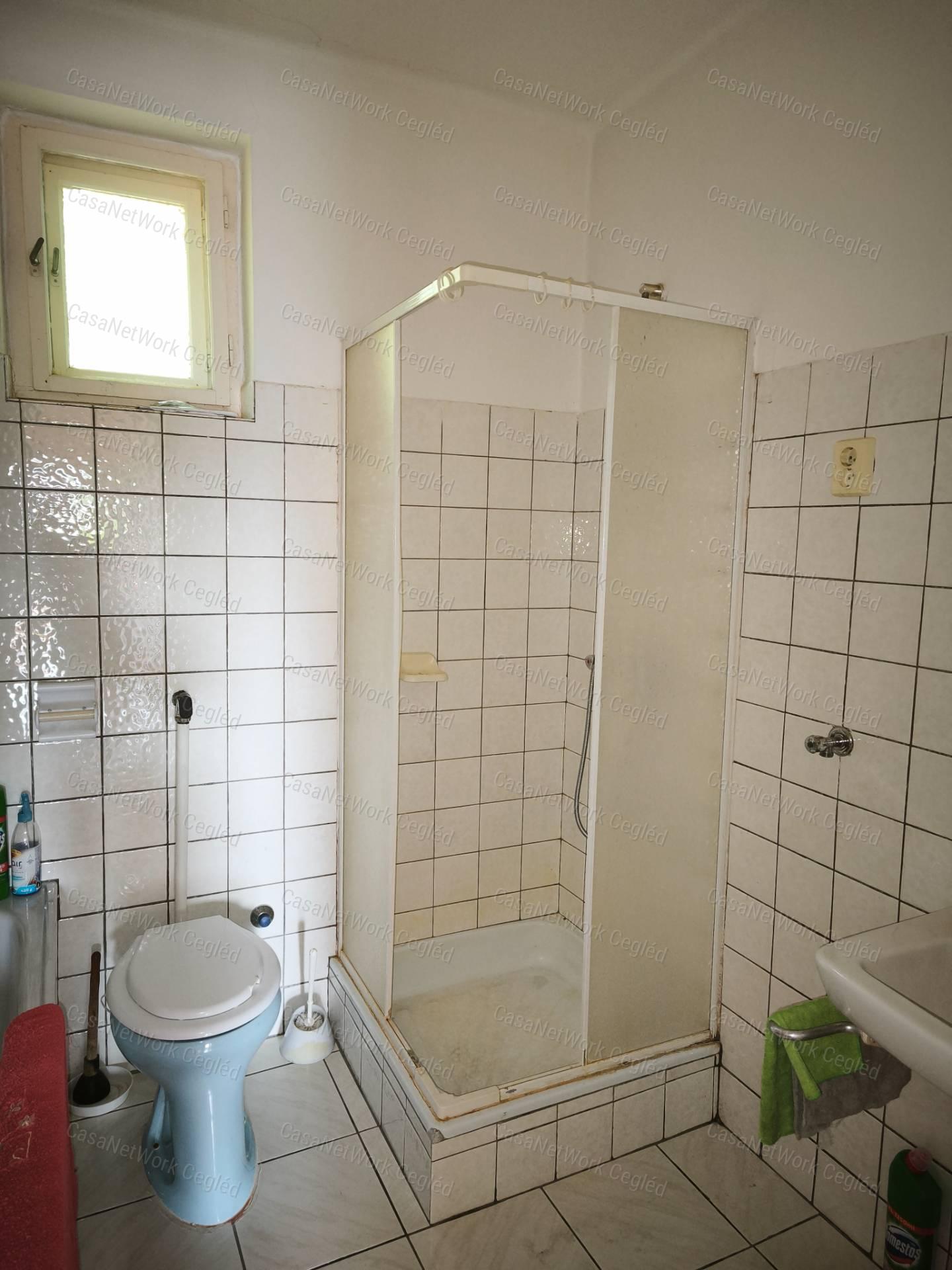Bényei családi ház kiváló lokációval,  jó áron eladó!