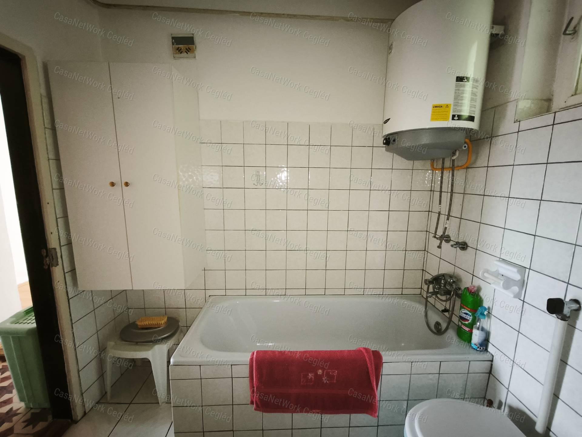 Bényei családi ház kiváló lokációval,  jó áron eladó!