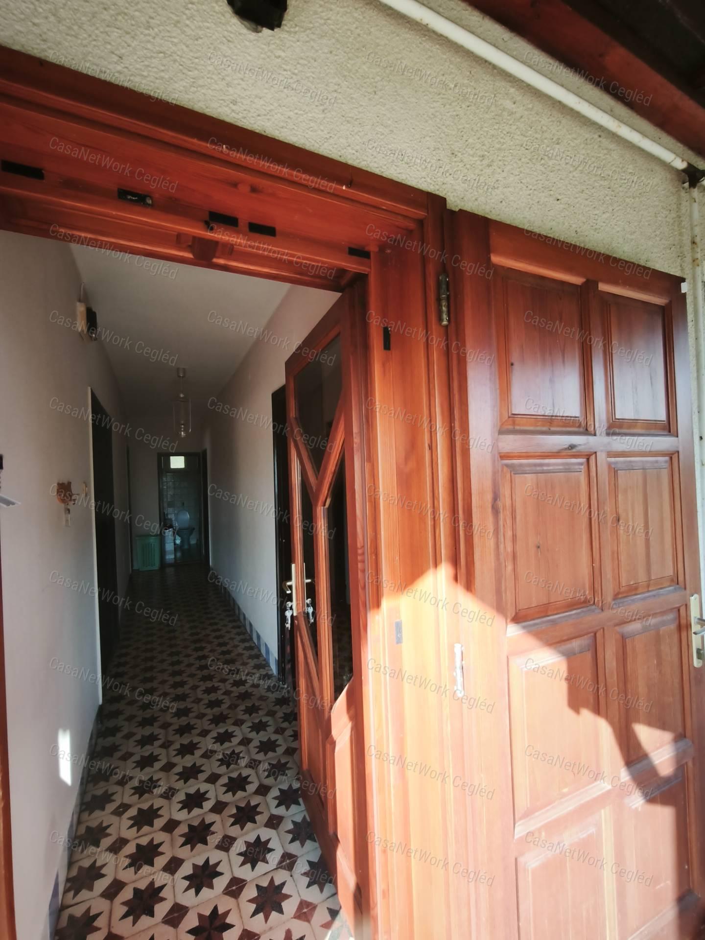 Bényei családi ház kiváló lokációval,  jó áron eladó!