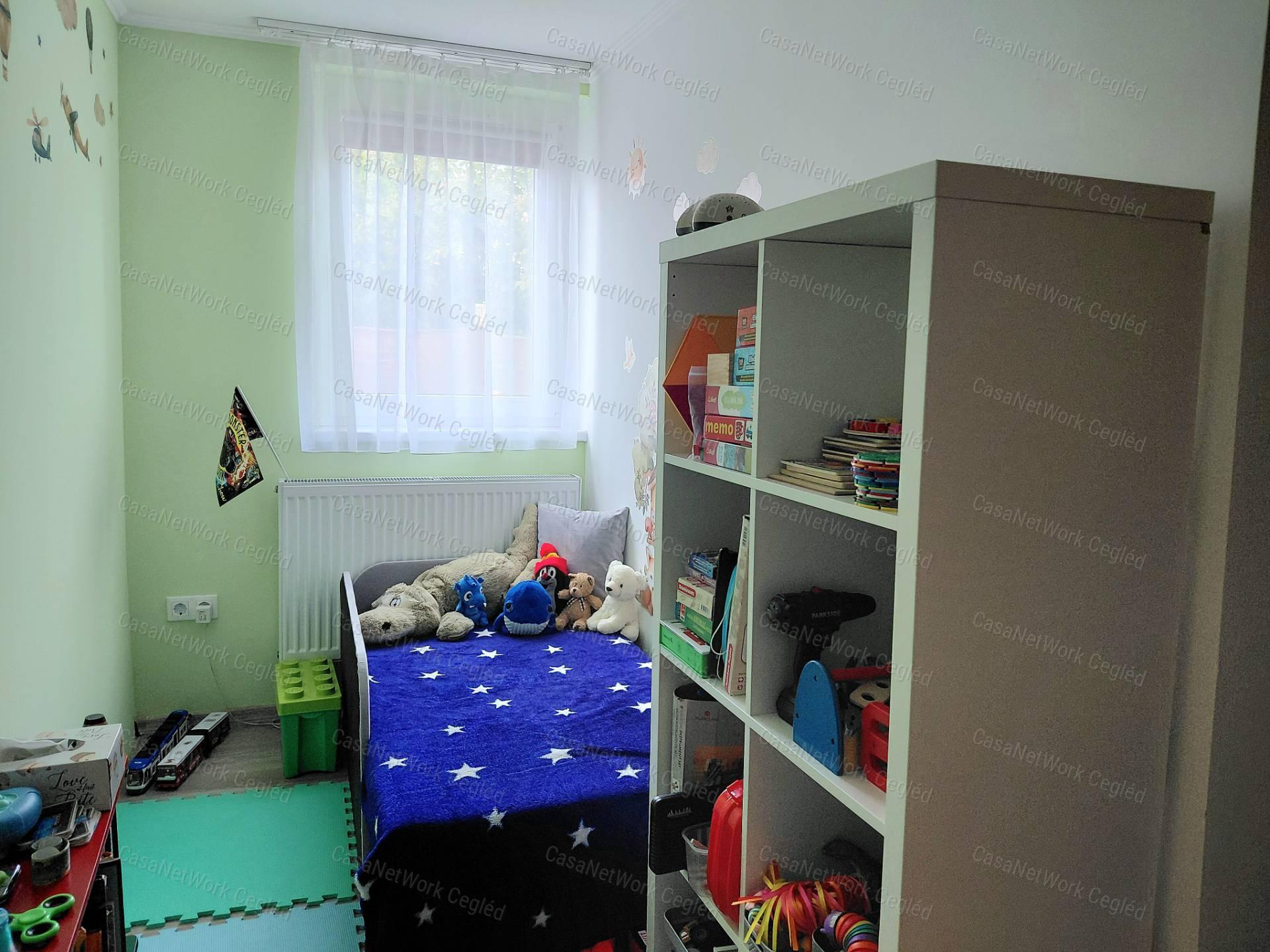 Cegléden Eladó Családi ház