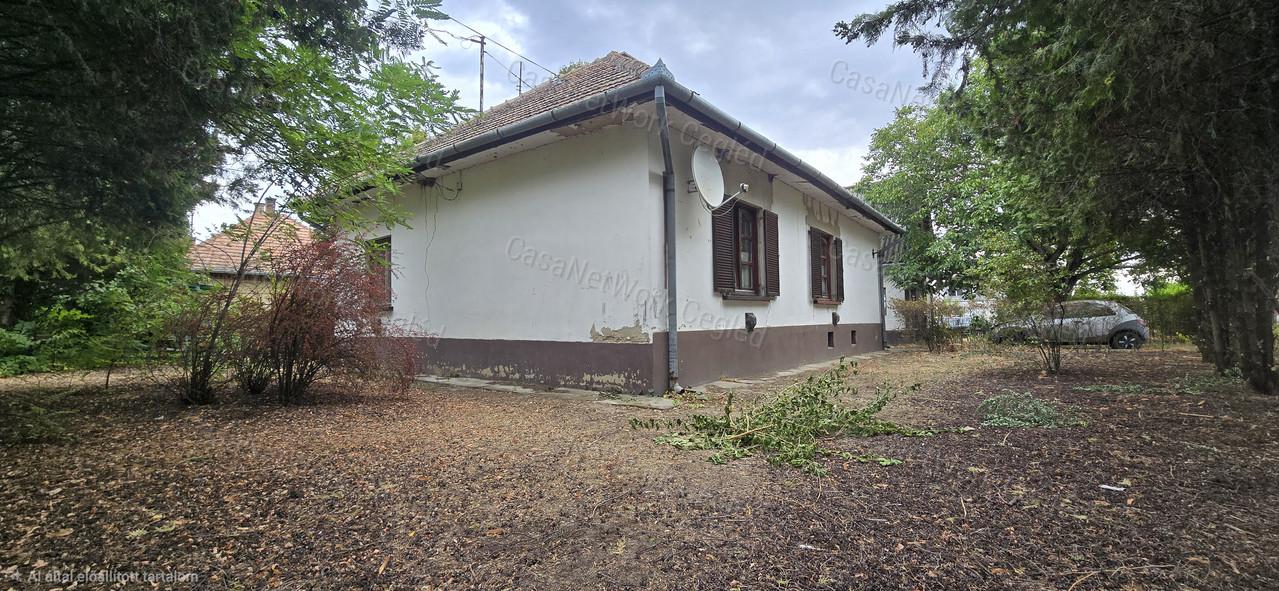 Eladó családi ház Cegléd kedvelt kertvárosi részén!