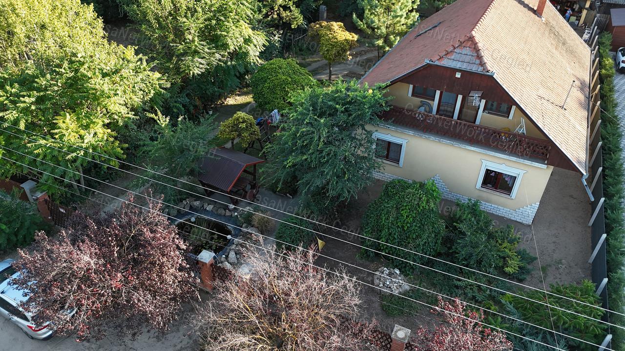 Tágas családi ház eladó Cegléden az Öregszőlőben!
