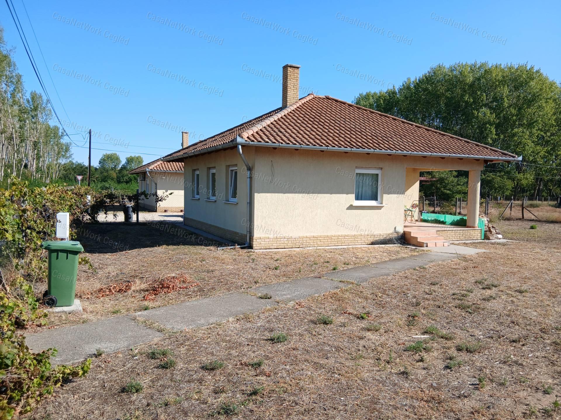 Eladó Csemő szélén 58 m2 Családi Ház