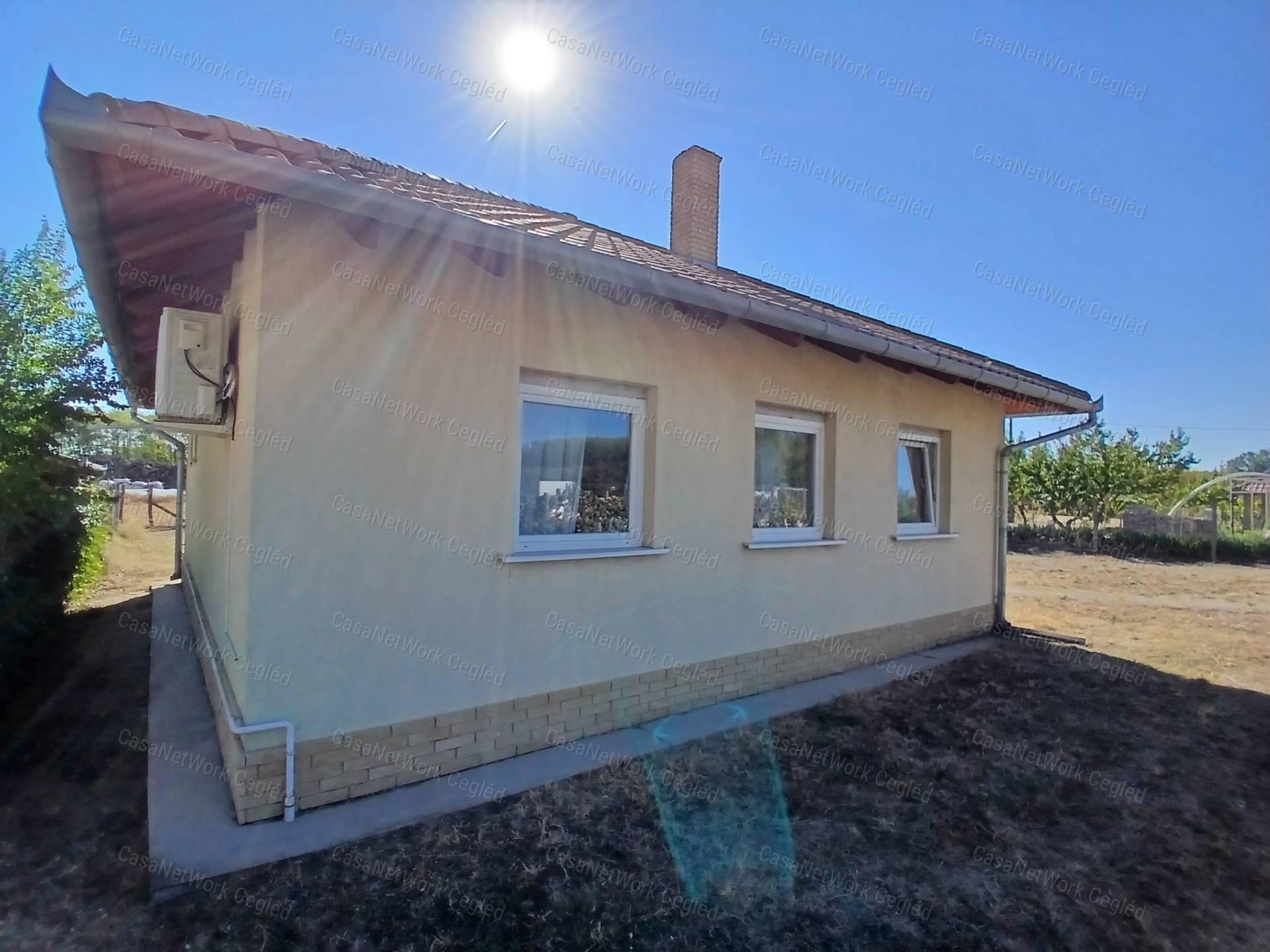 Eladó Csemő szélén 58 m2 Családi Ház