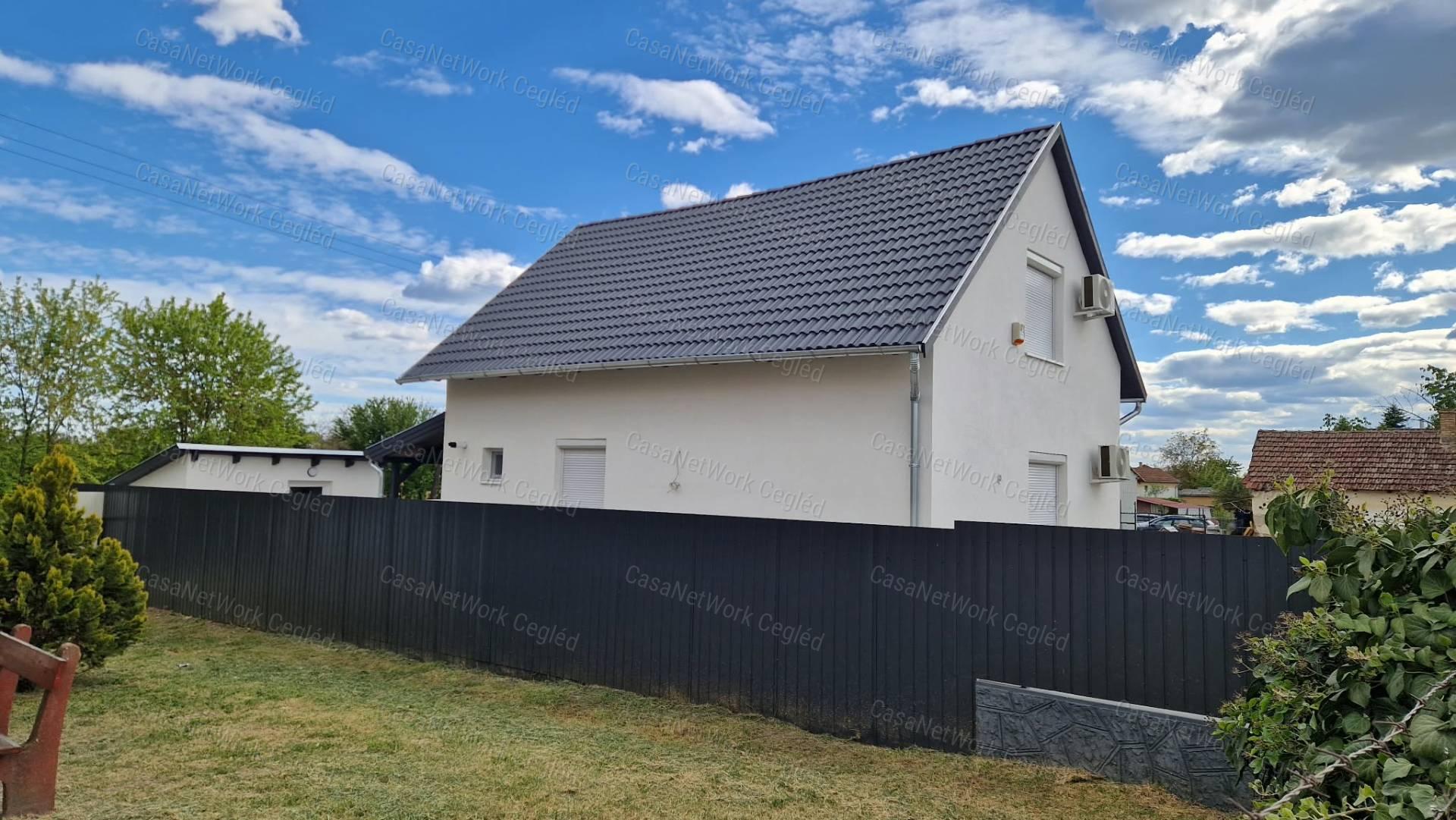 Eladó családi ház Farmos központ