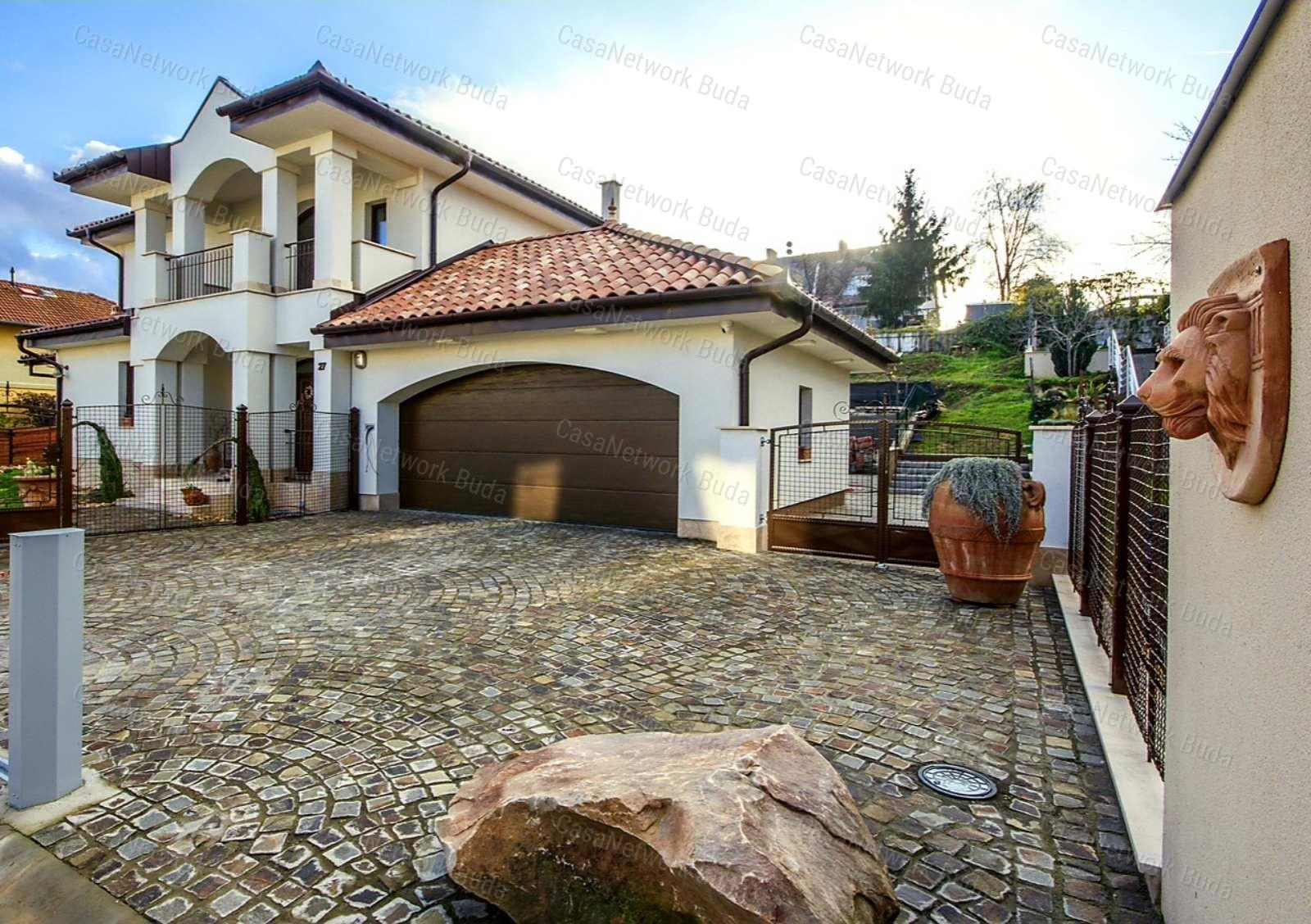 Tarnay Tünde által tervezett családi villa - Érdligeten - ELADÓ