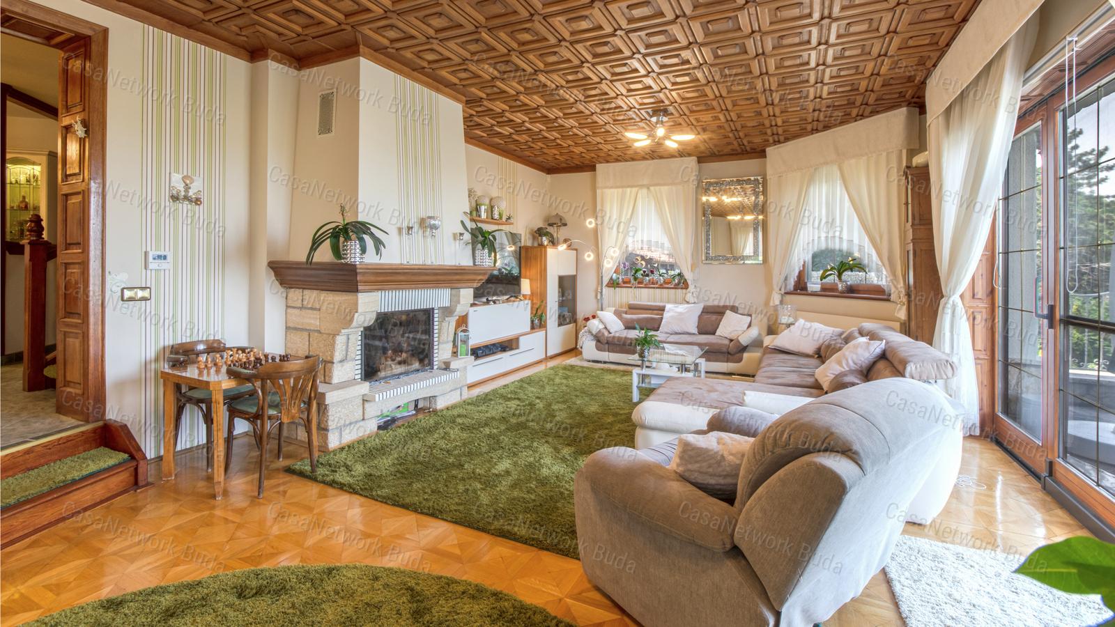 Budaligeten kiadó medencés családi ház, lenyűgöző panorámával!
