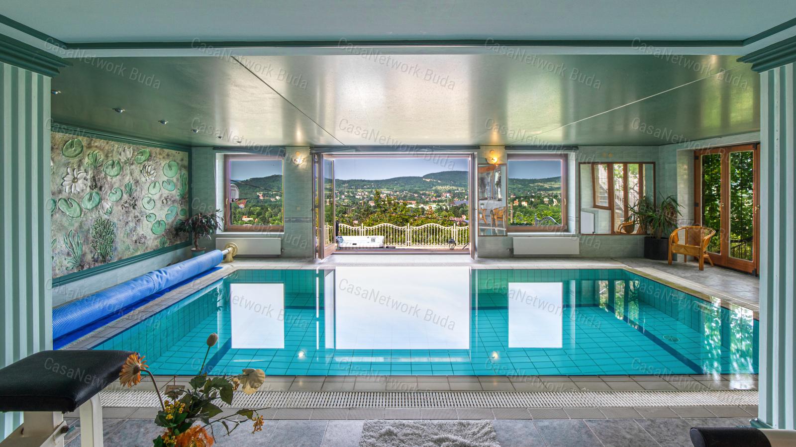 Budaligeten kiadó medencés családi ház, lenyűgöző panorámával!