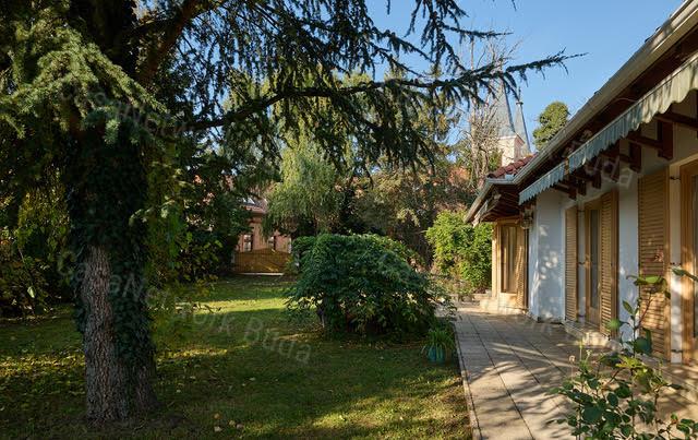 Elegáns családi ház , nagy ősfás kerttel - Szombathely