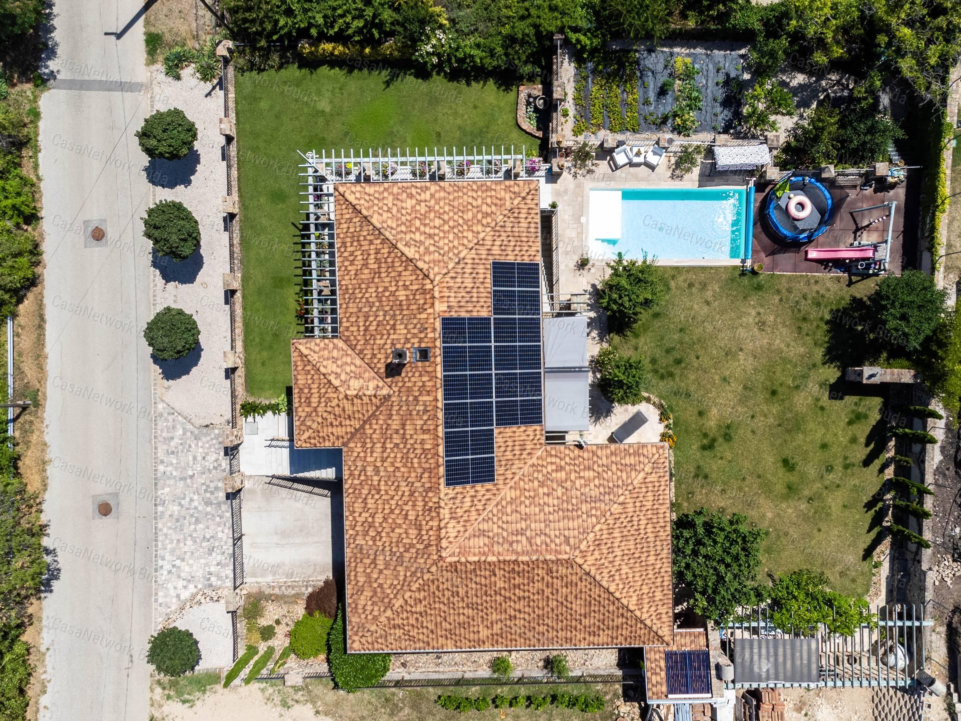 Mediterrán villa eladó Velencén, pazar kilátással a Velencei-tóra !