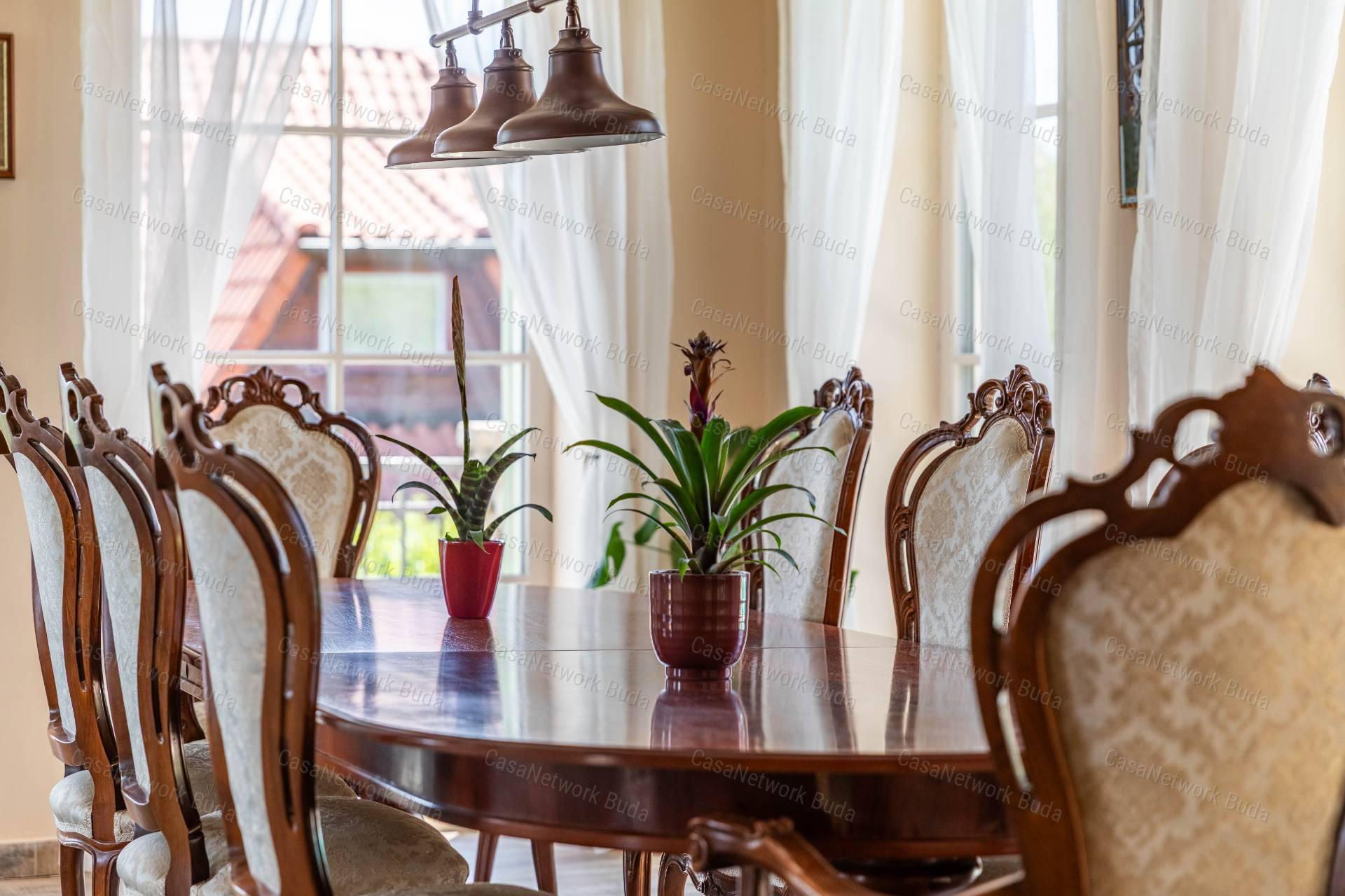 Mediterrán villa eladó Velencén, pazar kilátással a Velencei-tóra !