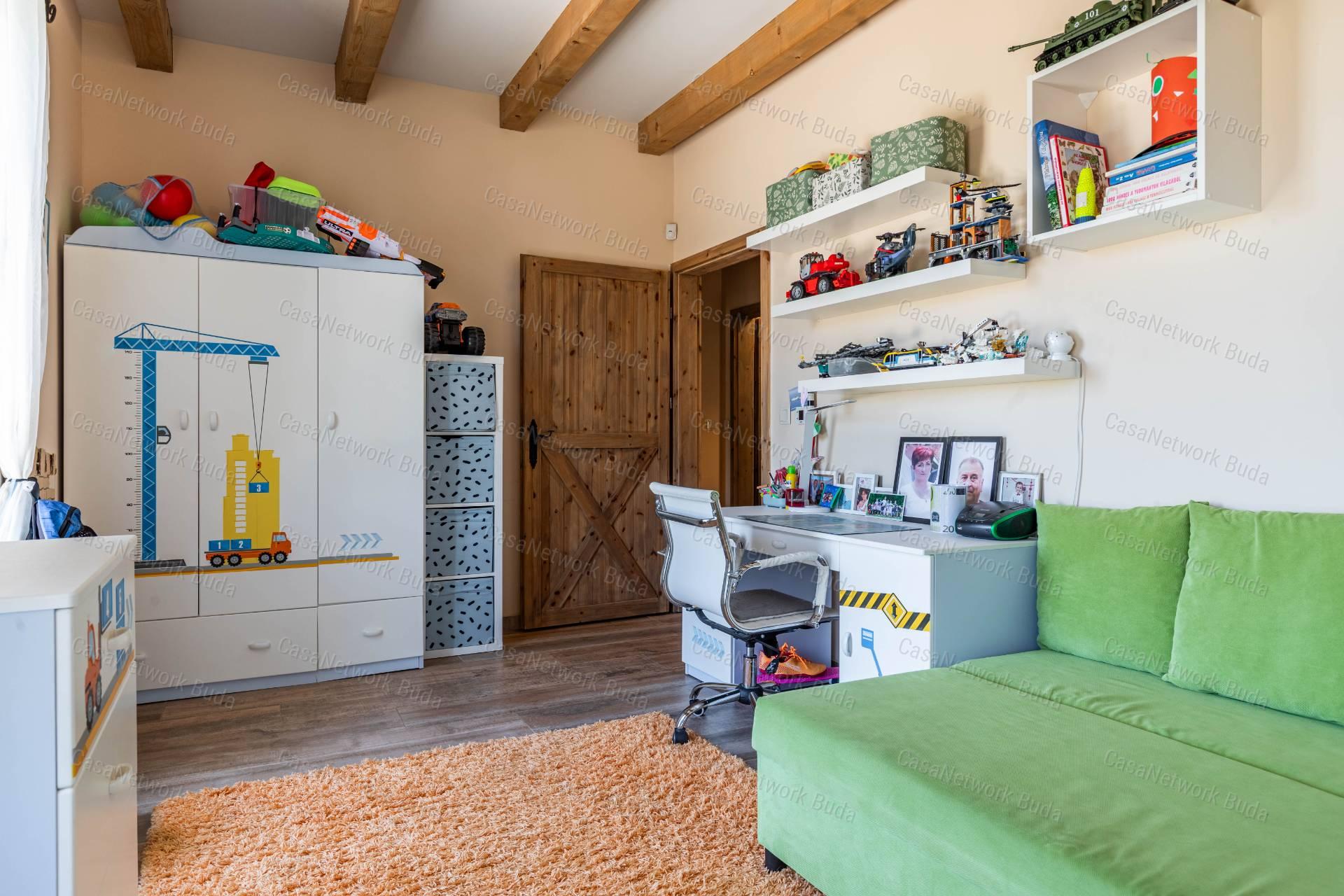 Mediterrán villa eladó Velencén, pazar kilátással a Velencei-tóra !