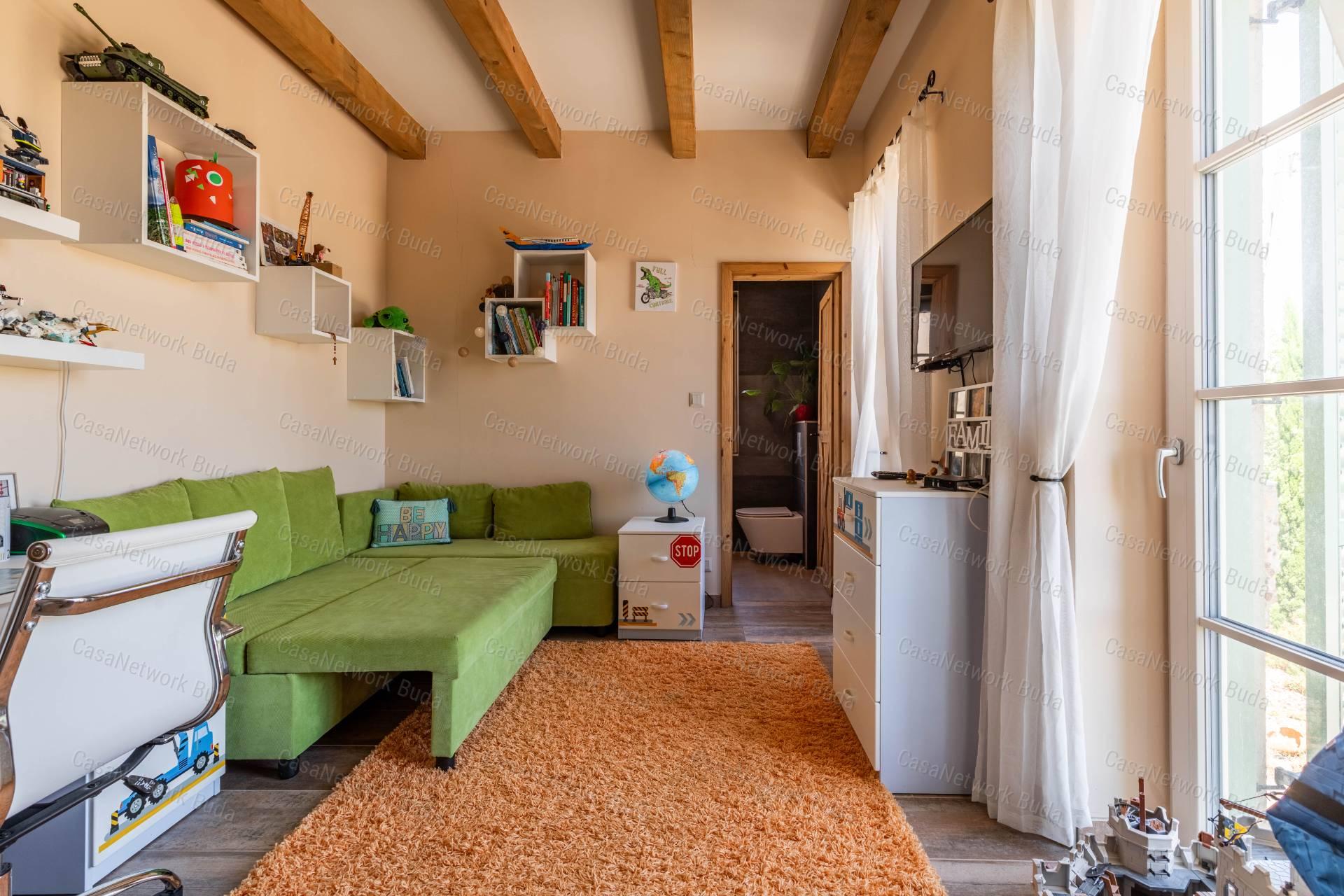 Mediterrán villa eladó Velencén, pazar kilátással a Velencei-tóra !