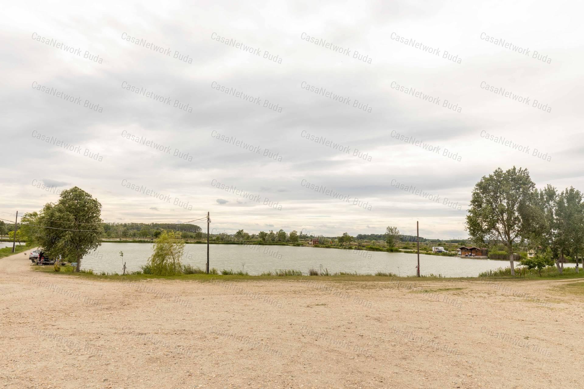 Eladó halastó - fejlesztési terület , Dunavarsányban!