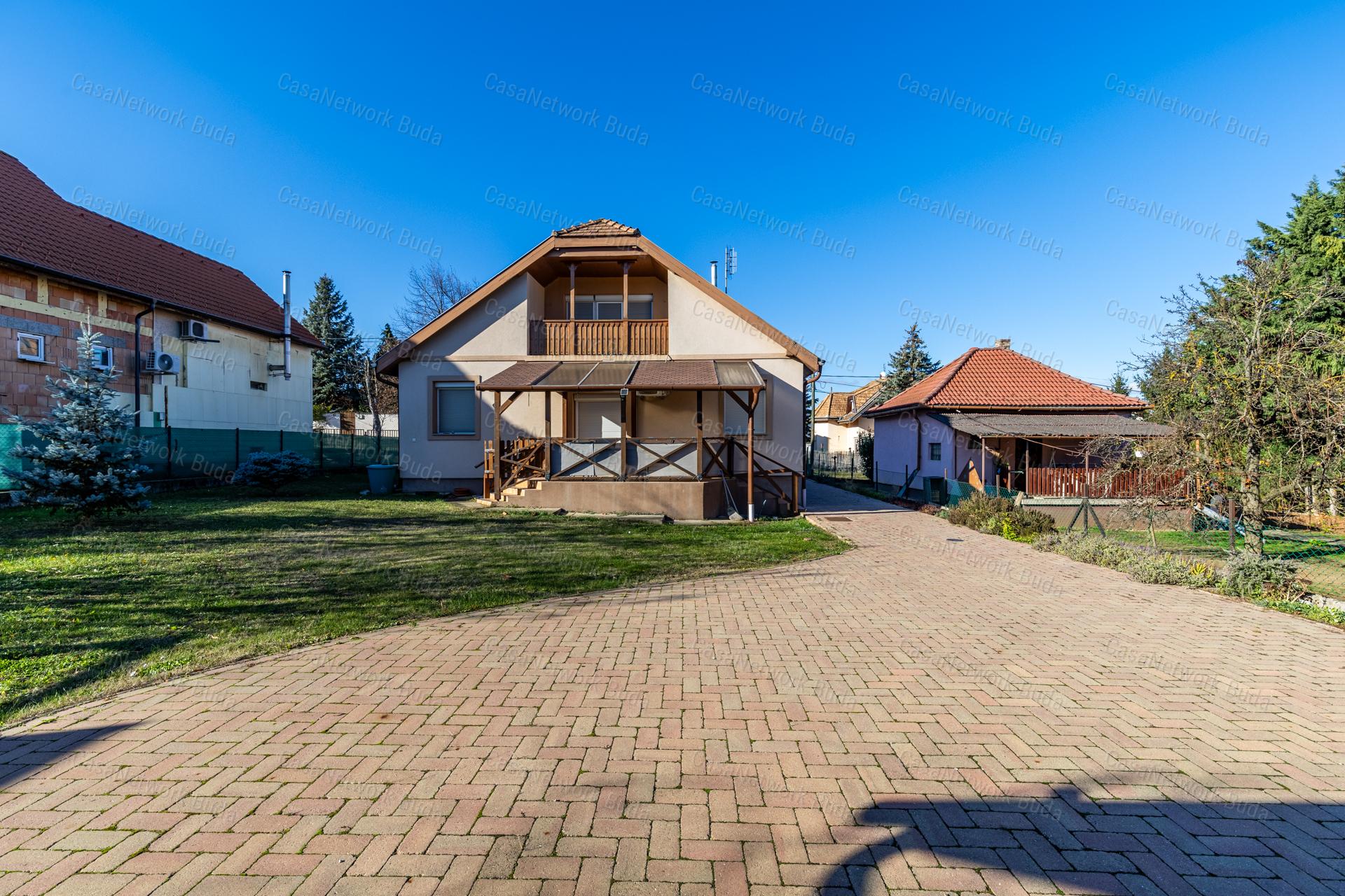 Eladó 150 m2-es családi ház Érd Fenyves-Parkvárosi részén!