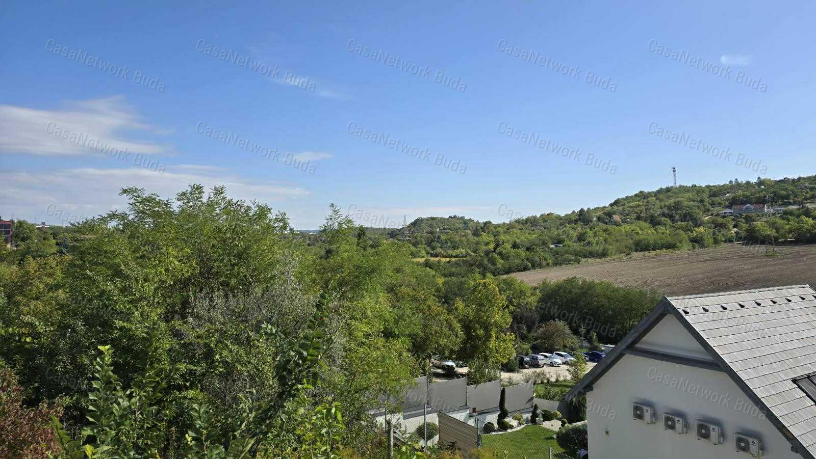 Biatorbágyon 987 m2-es , panorámás épÍtési telek eladó!