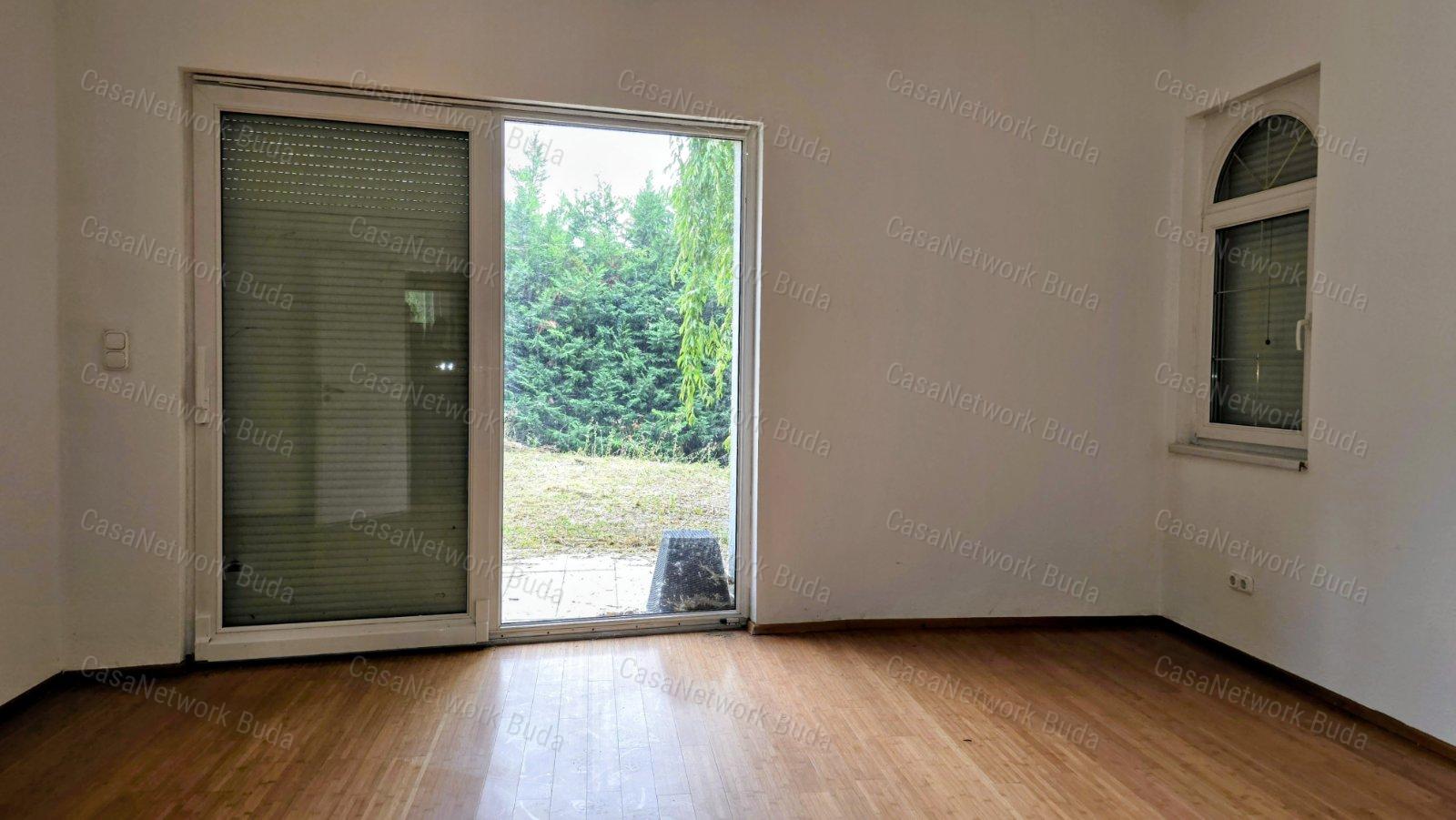 Eladó 881 m2-es, kétlakásos családi ház Törökbálint- Tükörhegyen !