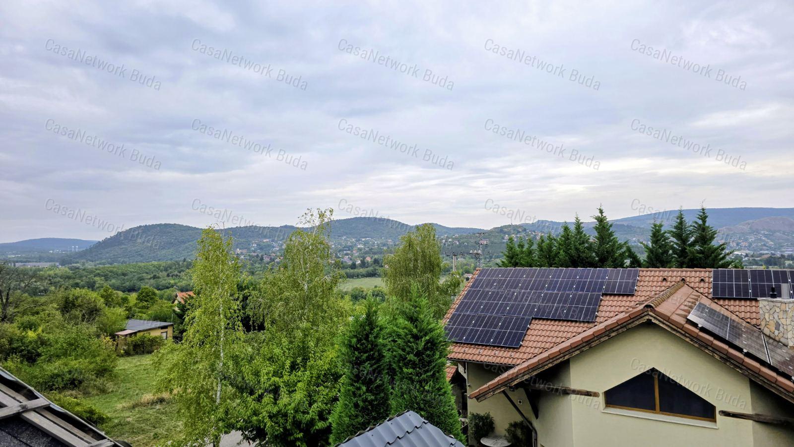 Eladó 881 m2-es, kétlakásos családi ház Törökbálint- Tükörhegyen !