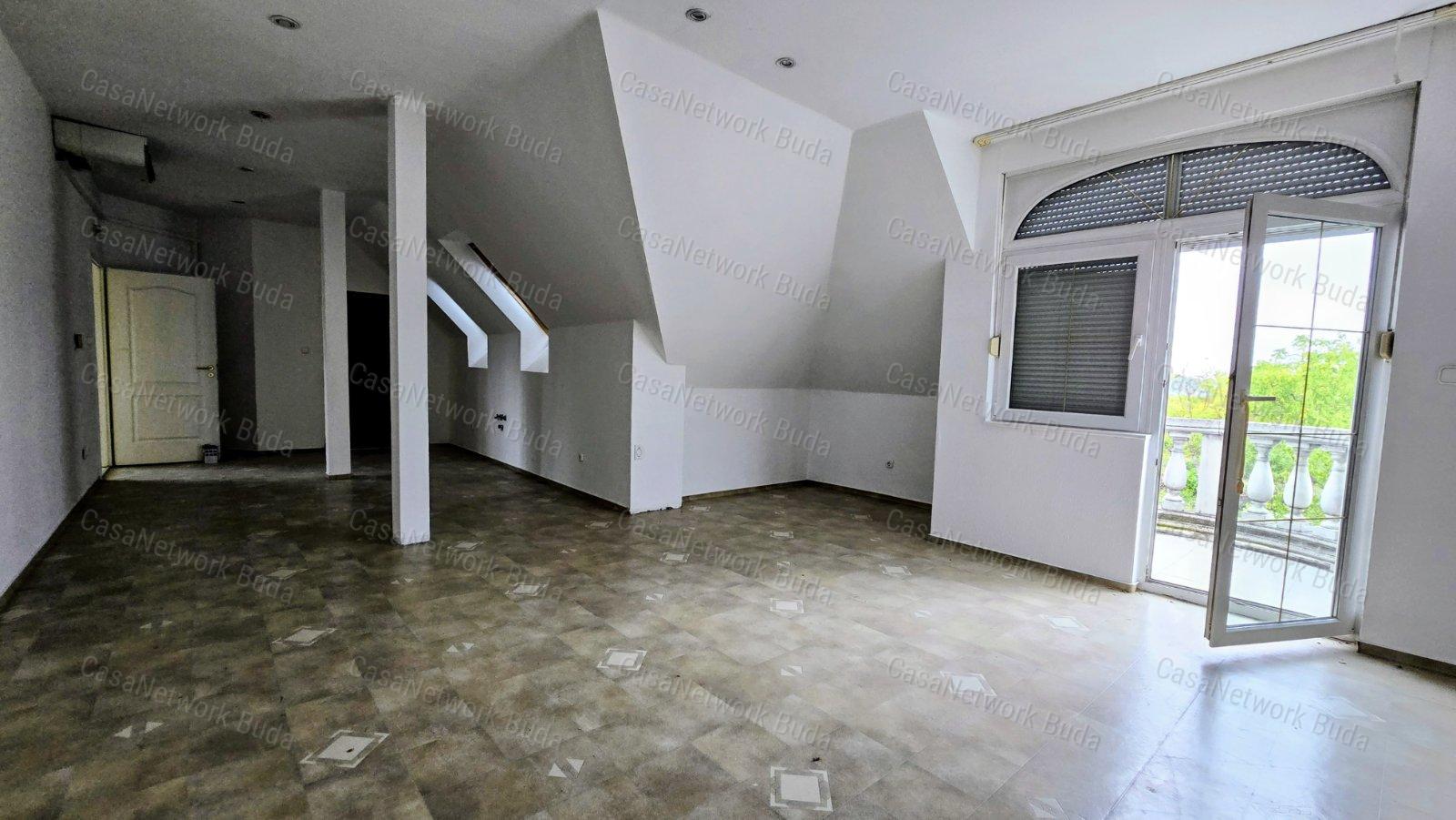 Eladó 881 m2-es, kétlakásos családi ház Törökbálint- Tükörhegyen !