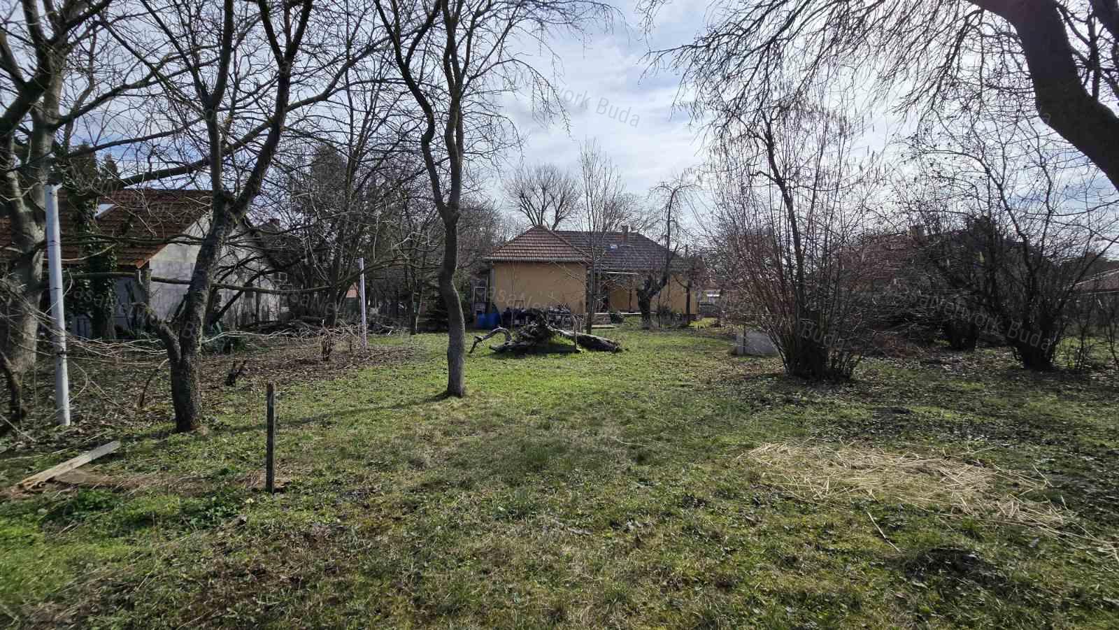 Épitési telek eladó - Százhalombatta