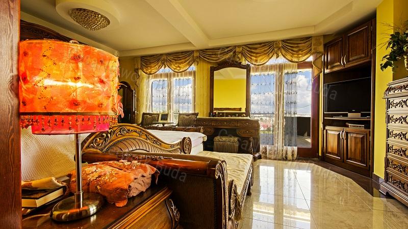 Eladó belső kétszintes penthouse lakás Madárhegyen!