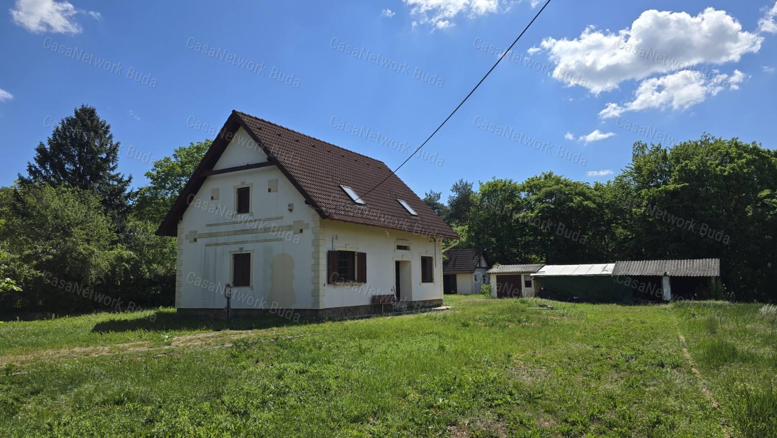 ELADÓ CSALÁDI HÁZ- BUDAPEST XI. Kőérberki úton