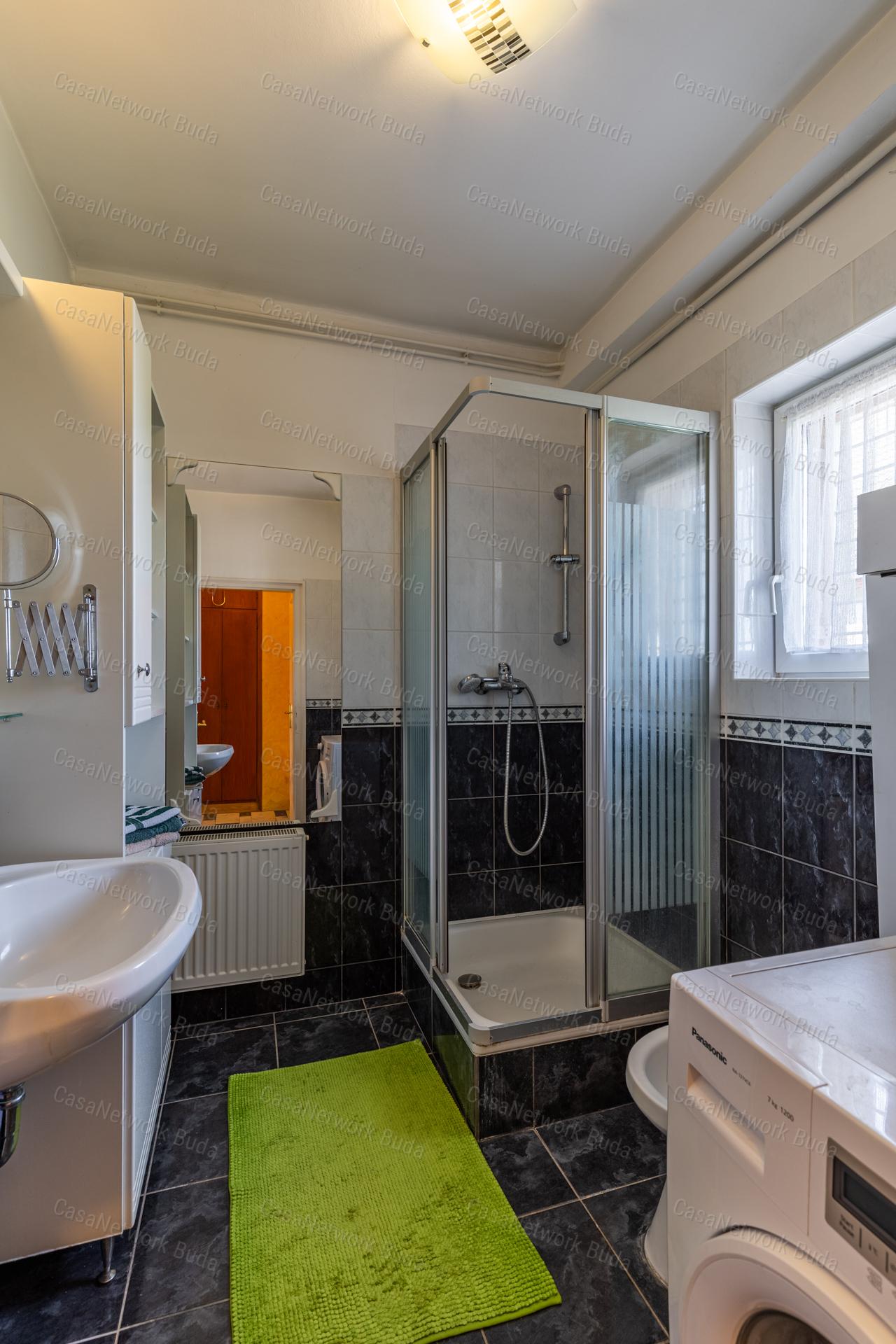 Eladó 200 m2-es családi ház Érdligeten !
