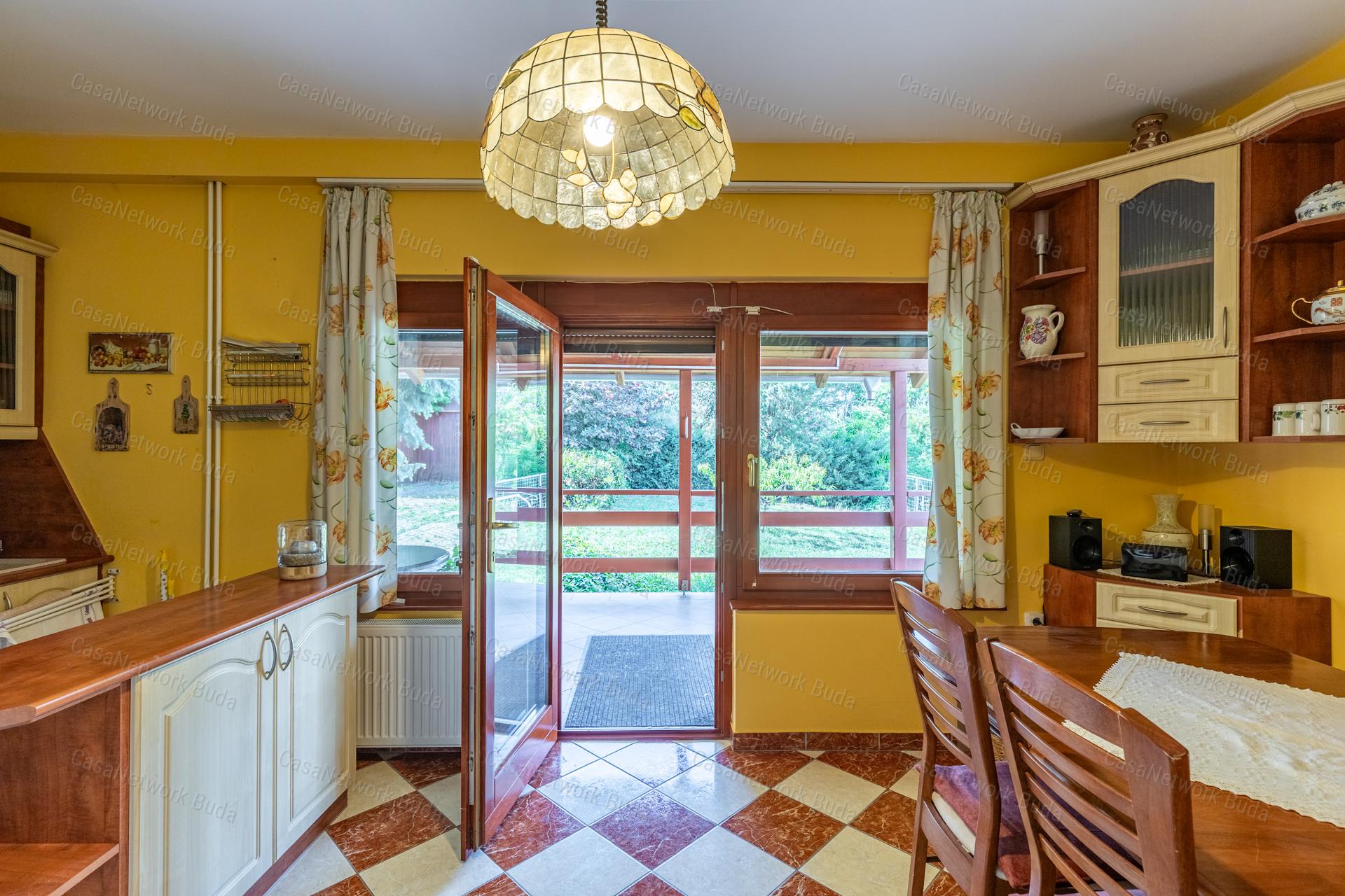 Eladó 200 m2-es családi ház Érdligeten !