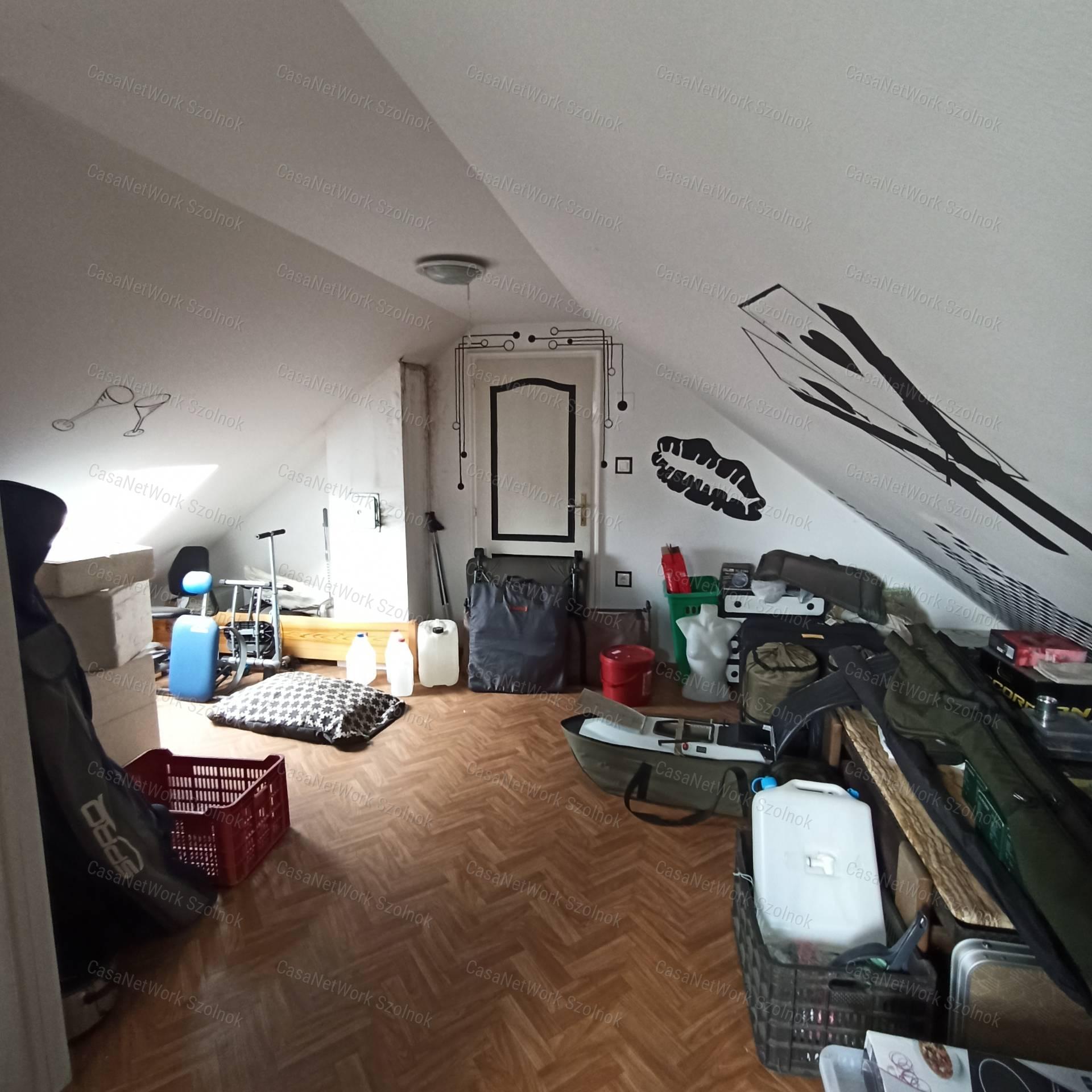 Komplex gépjármű telephely - autó mosó eladó Jászberényben.