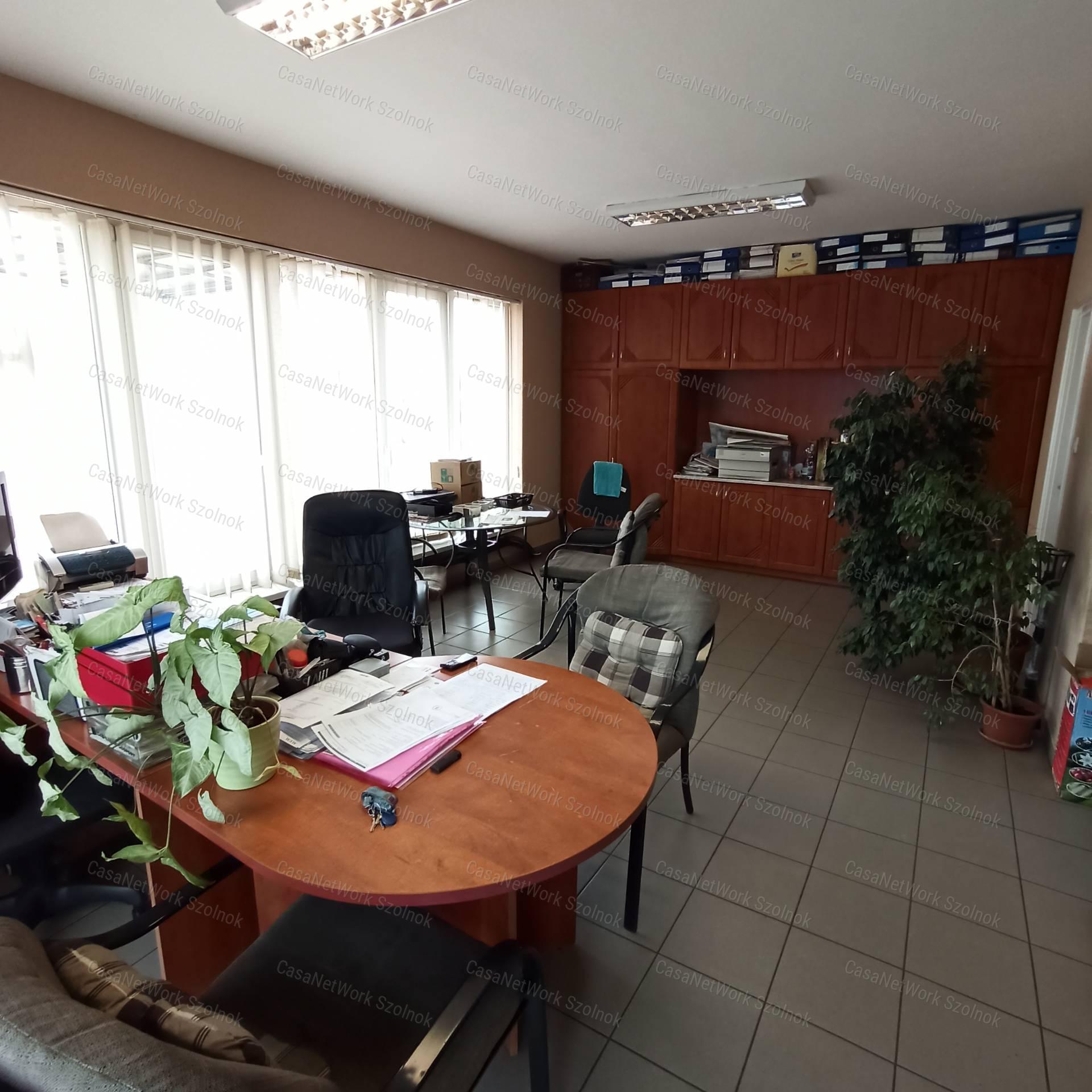 Komplex gépjármű telephely - autó mosó eladó Jászberényben.