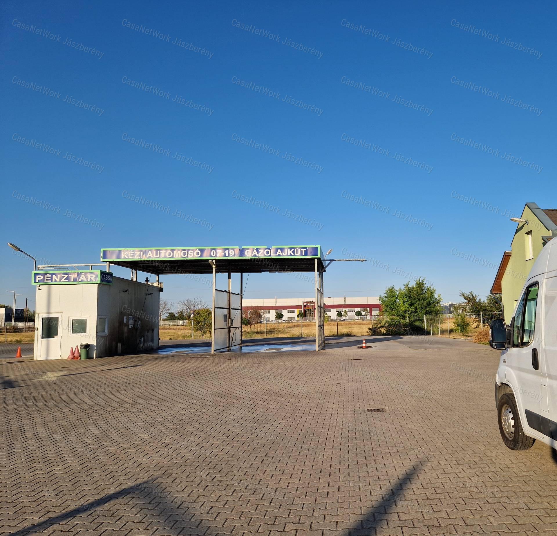 Komplex gépjármű telephely - autómosó eladó Jászberényben.