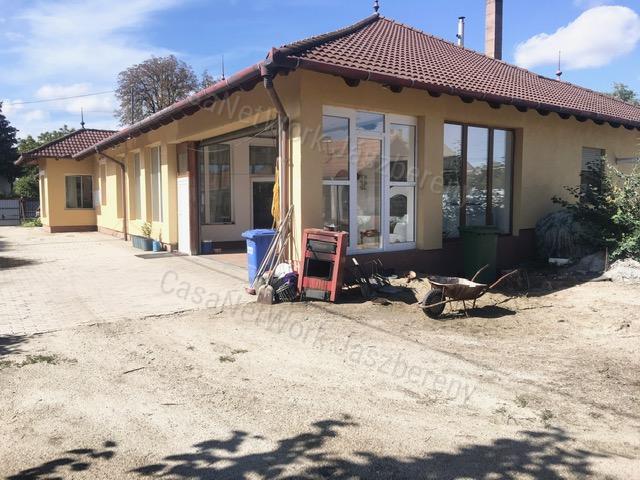 Életjáradéki konstrukcióban elérhető eladó családi ház Hevesen!