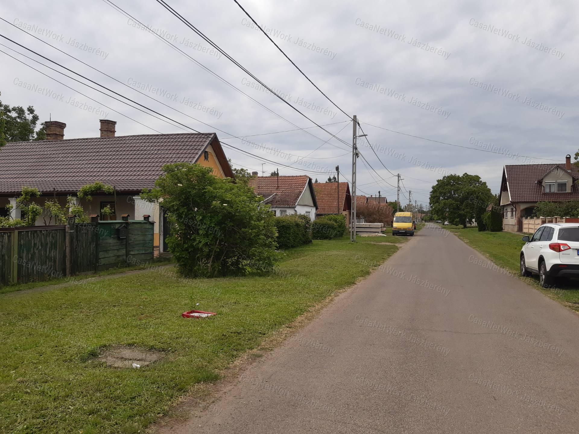 2 szobás, 65 nm-es családi ház Jászfelsőszentgyörgyön eladó!