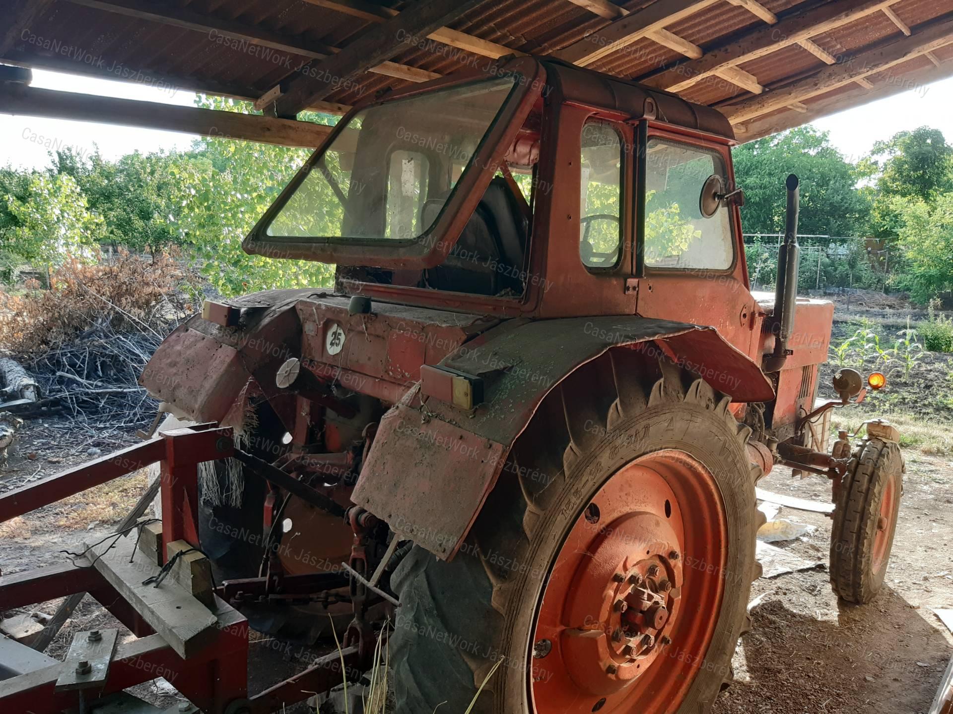 Jászdózsán 9483 nm-es telken, 4 hrsz-on lévő ingatlan, ház eladó