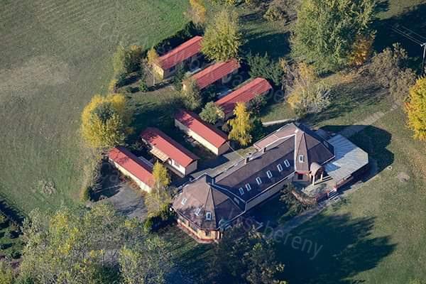 Eladó egy kiemelkedő turisztikai létesítmény Tiszafüreden